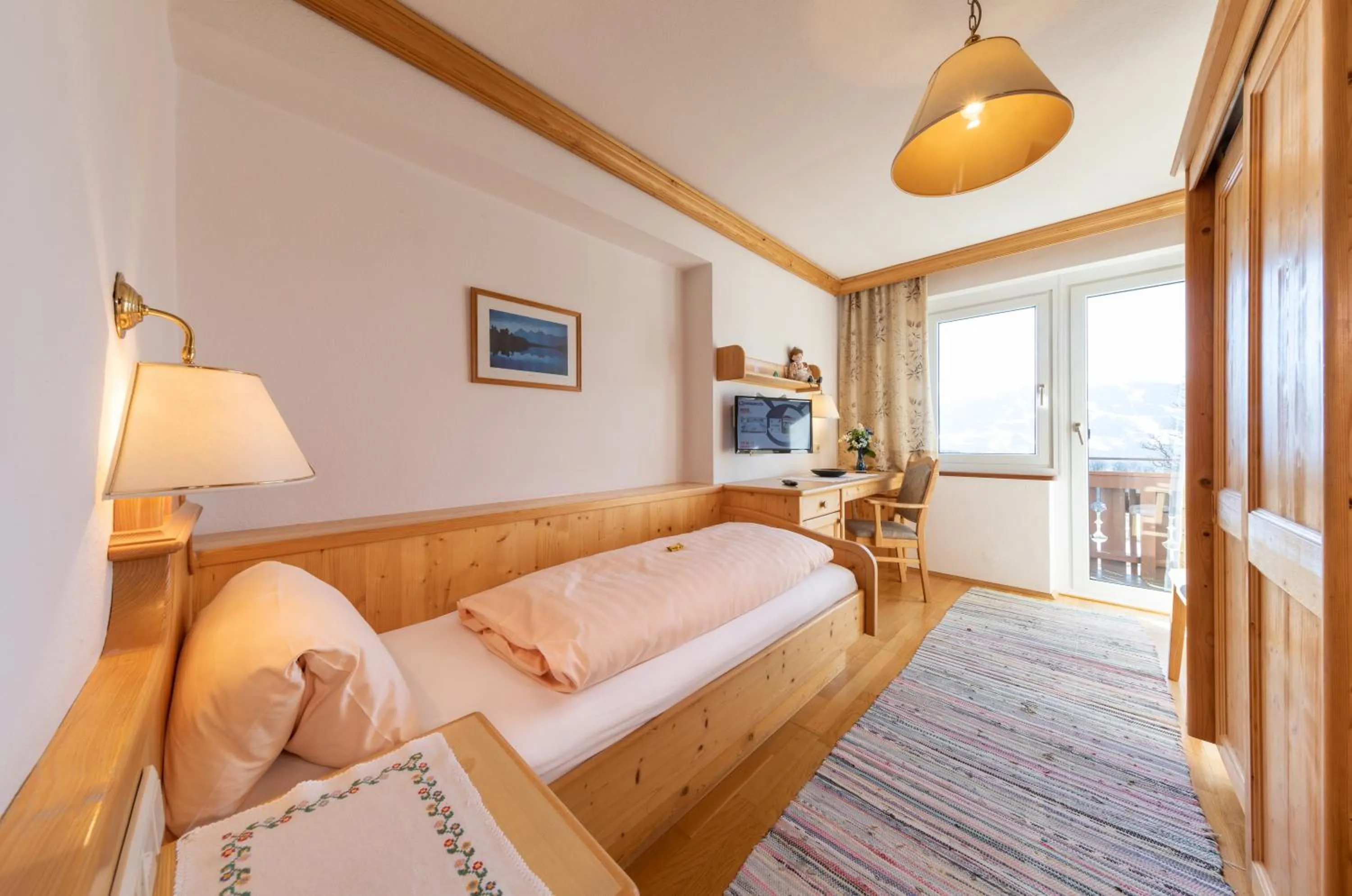 Photo of the whole room, Bed in Alpenhof