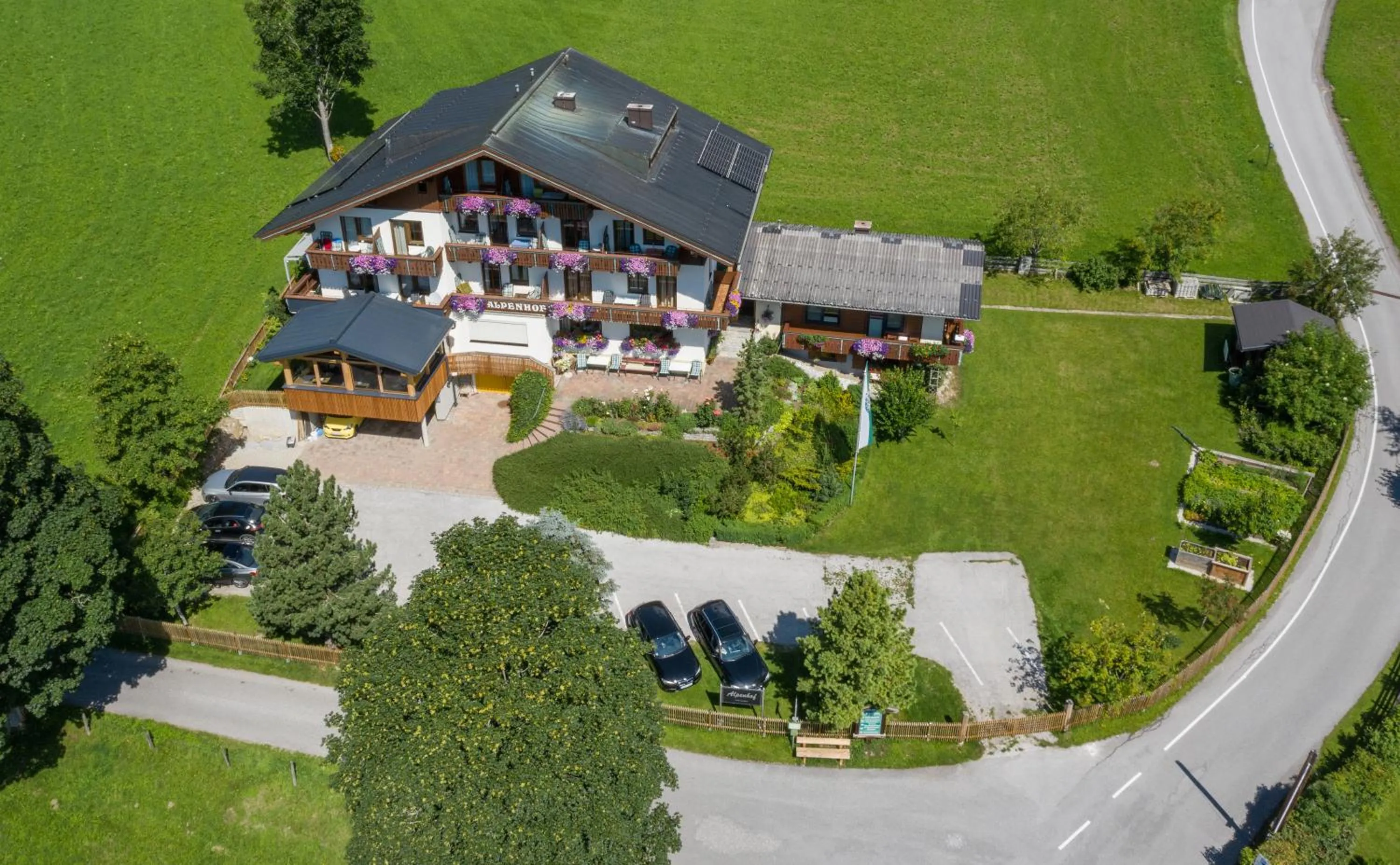 Property building in Alpenhof