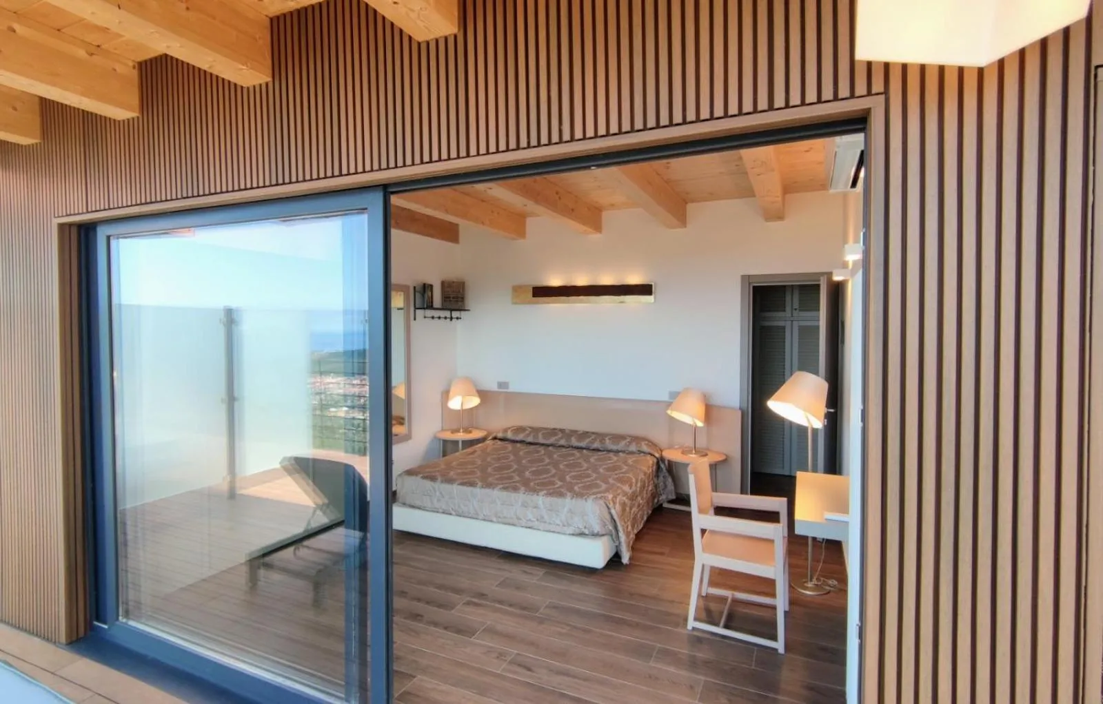 Bedroom, Bed in Chincamea