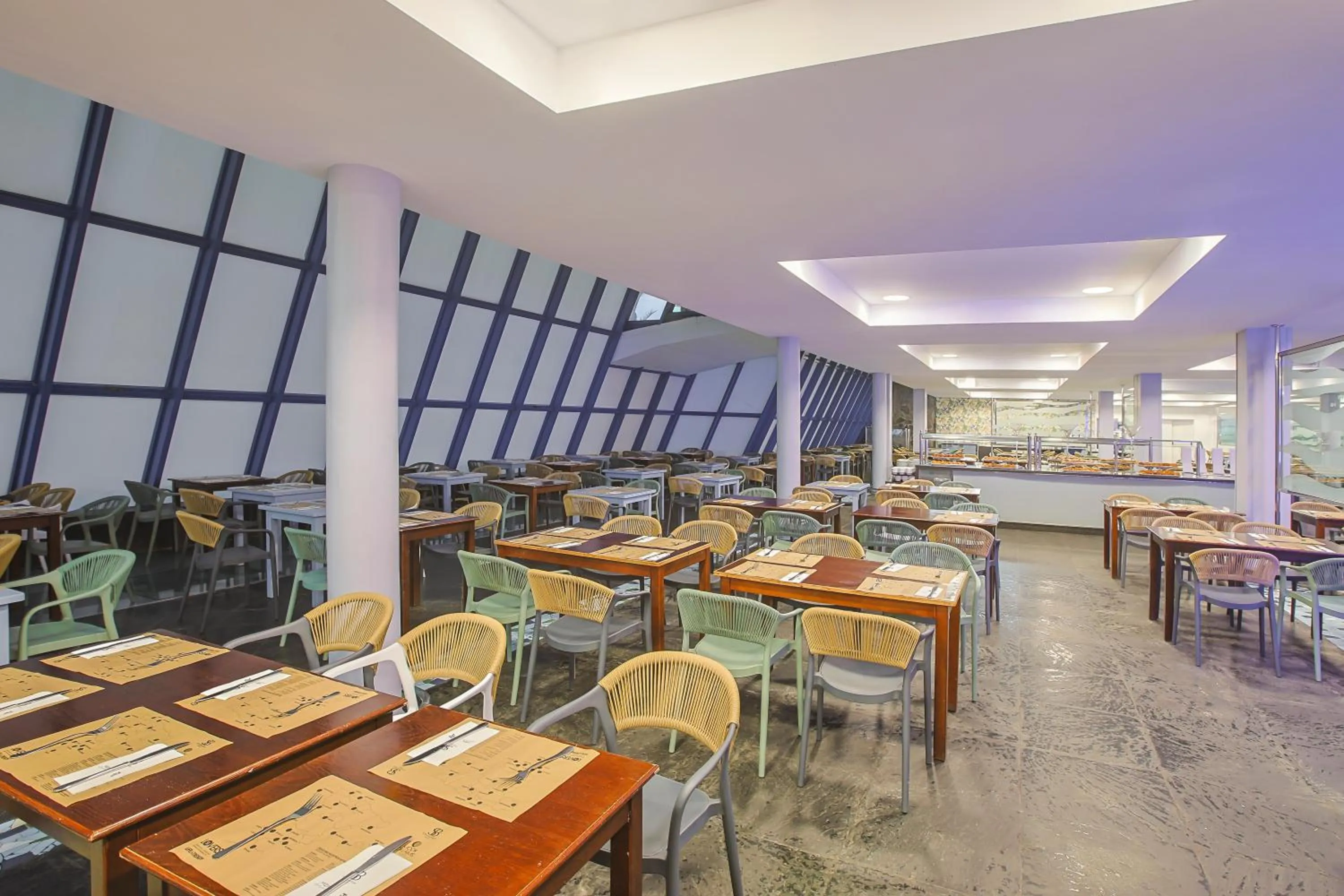 Dining area in Hotel Moon Dreams Portomagno