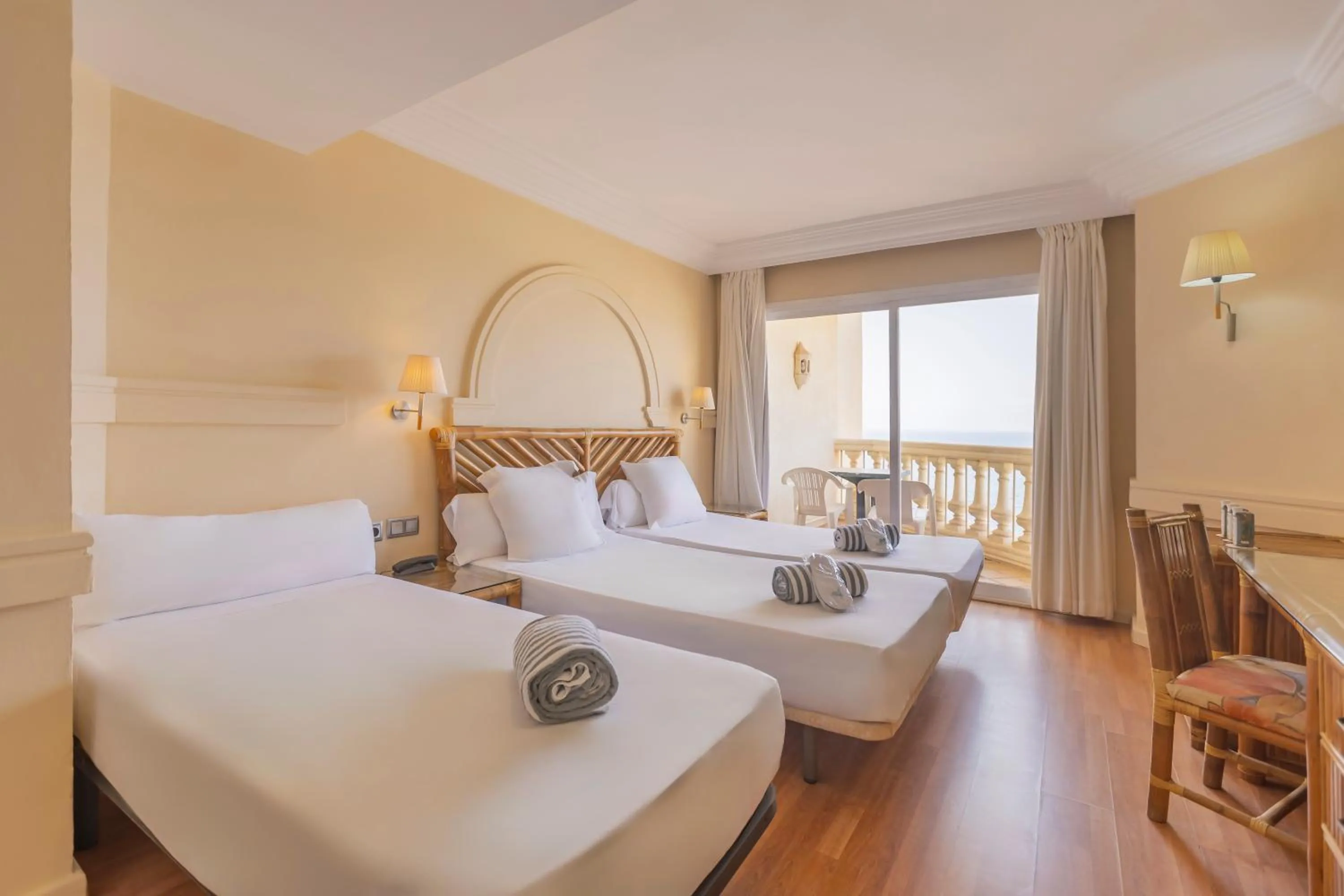 Bedroom, Bed in Hotel Moon Dreams Portomagno