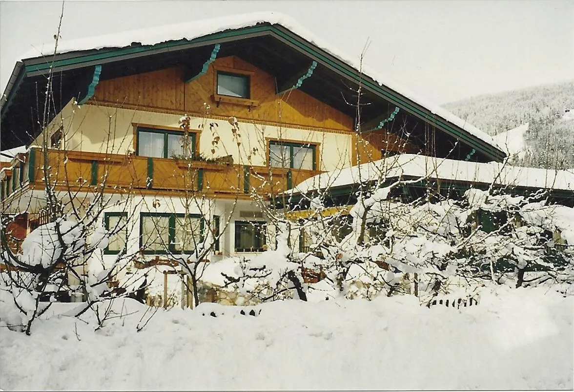 Pension Wieser "Baschtlmai"