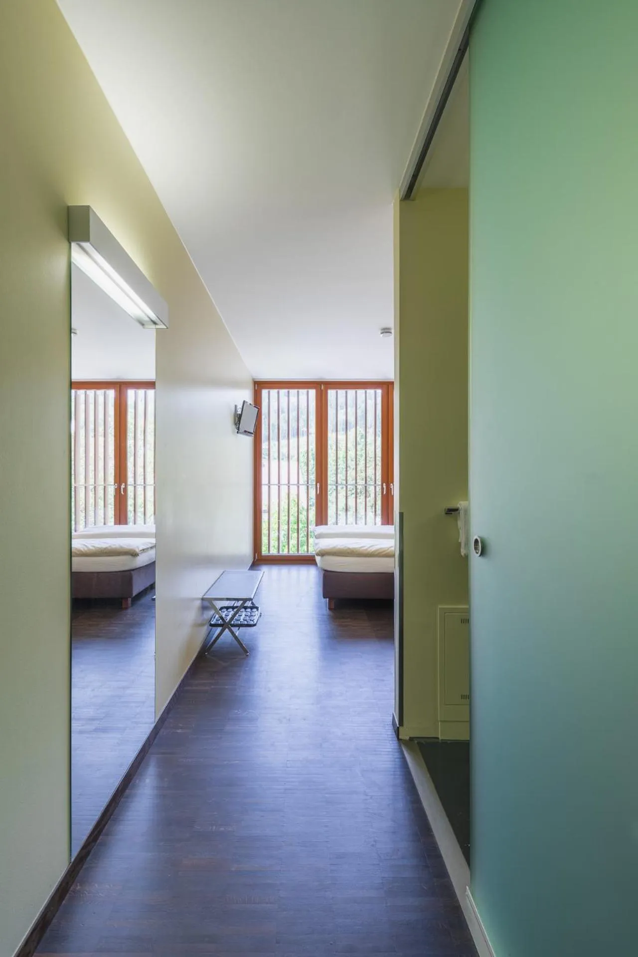 Bed in Motel Z - self checkin