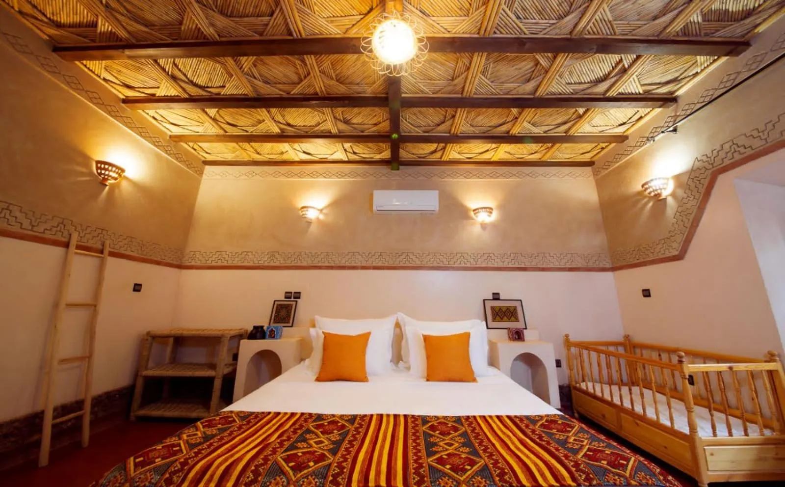 Bed in Ecolodge l'île de Ouarzazate
