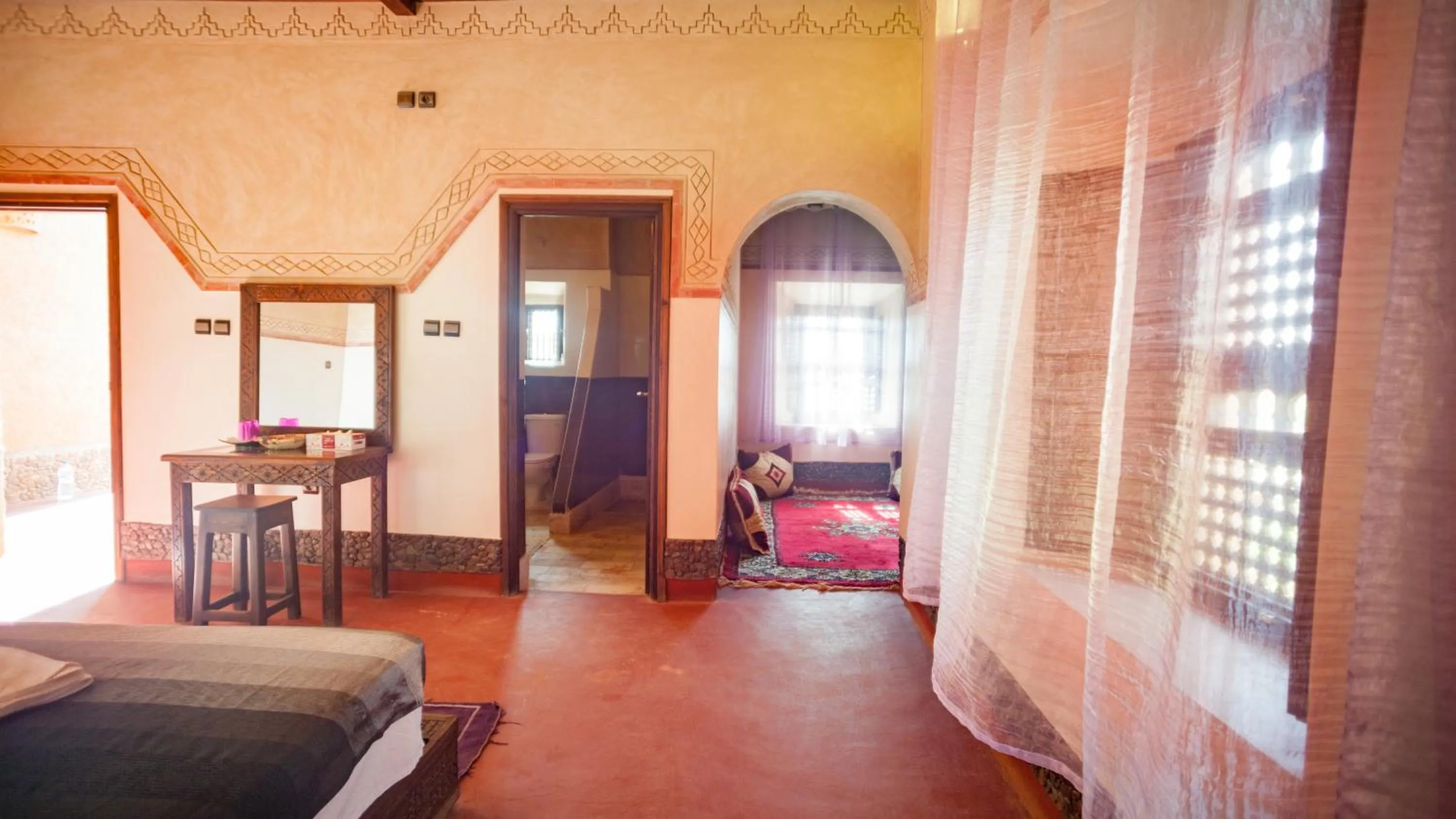 Shower, Bed in Ecolodge l'île de Ouarzazate