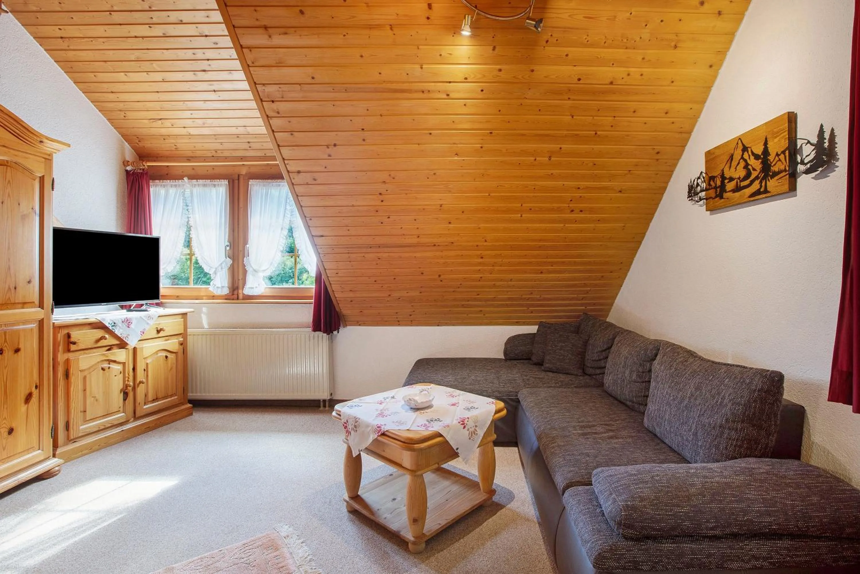 Two-Bedroom Deluxe Apartment with Balcony in Gästehaus Klingele