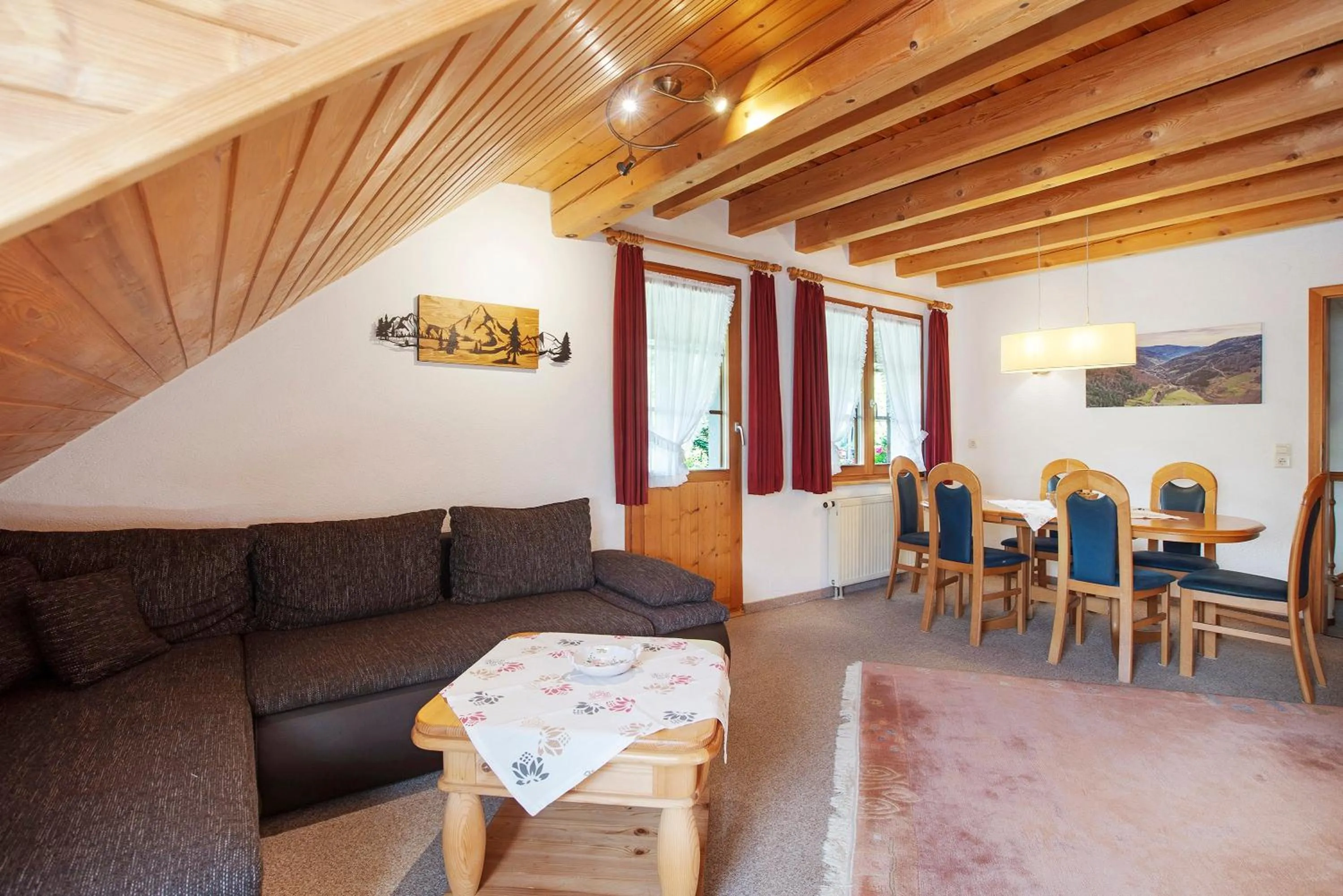 Two-Bedroom Deluxe Apartment with Balcony in Gästehaus Klingele
