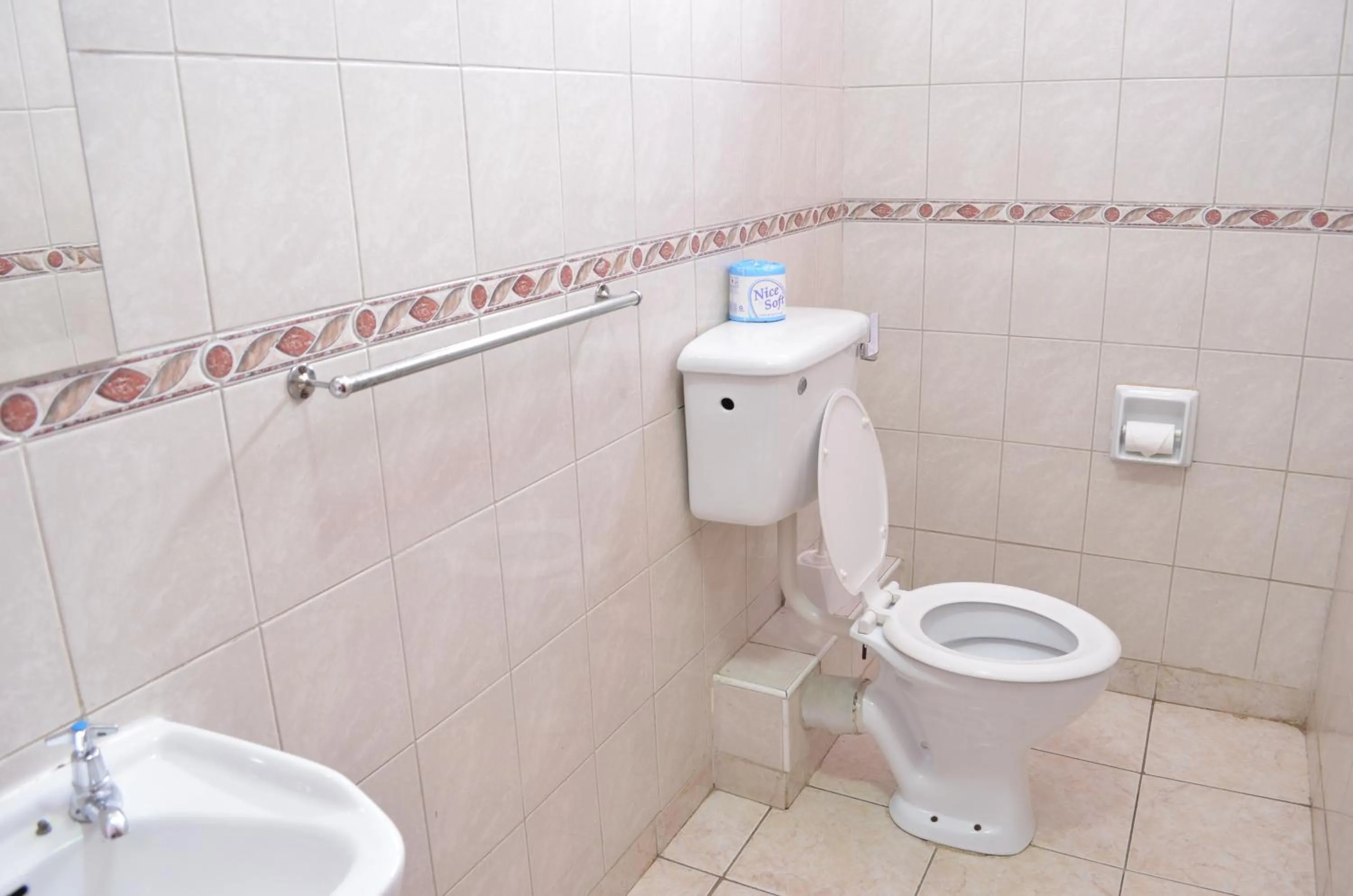 Bathroom in Adventist LMS Guest House & Conference Centre