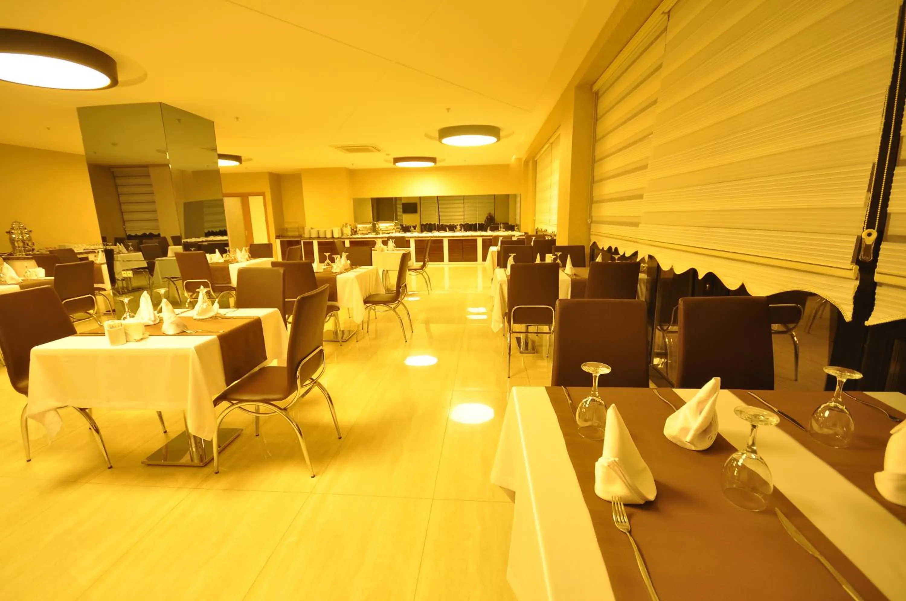 Restaurant/places to eat in Bupa Hotel