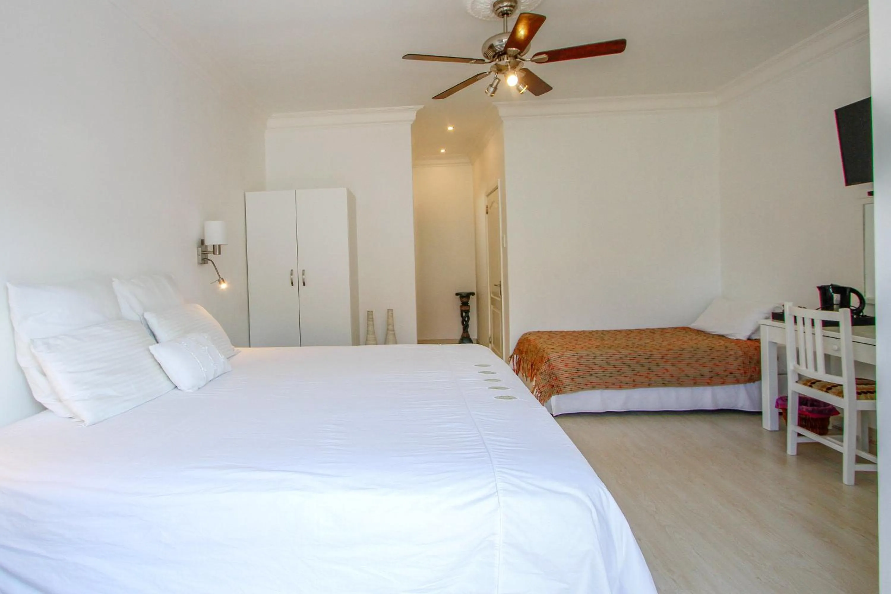 Bedroom, Bed in Almost Heaven