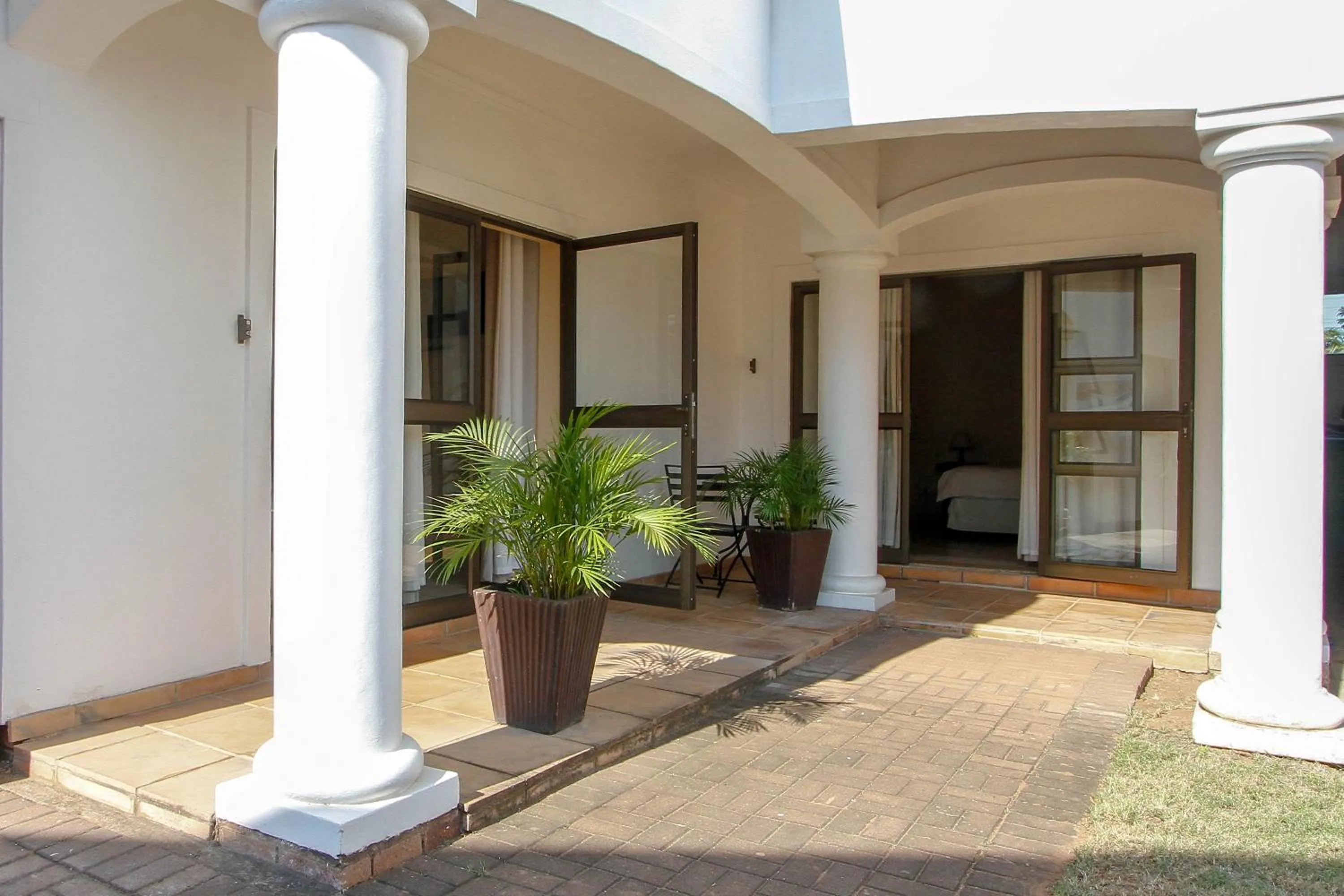 Facade/entrance in Almost Heaven