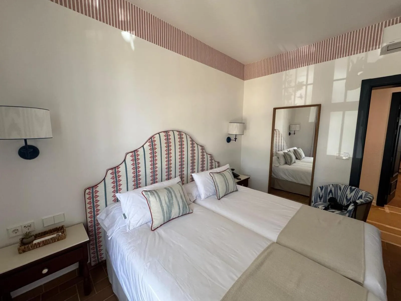Decorative detail, Bed in Hotel Toruño del Rocío