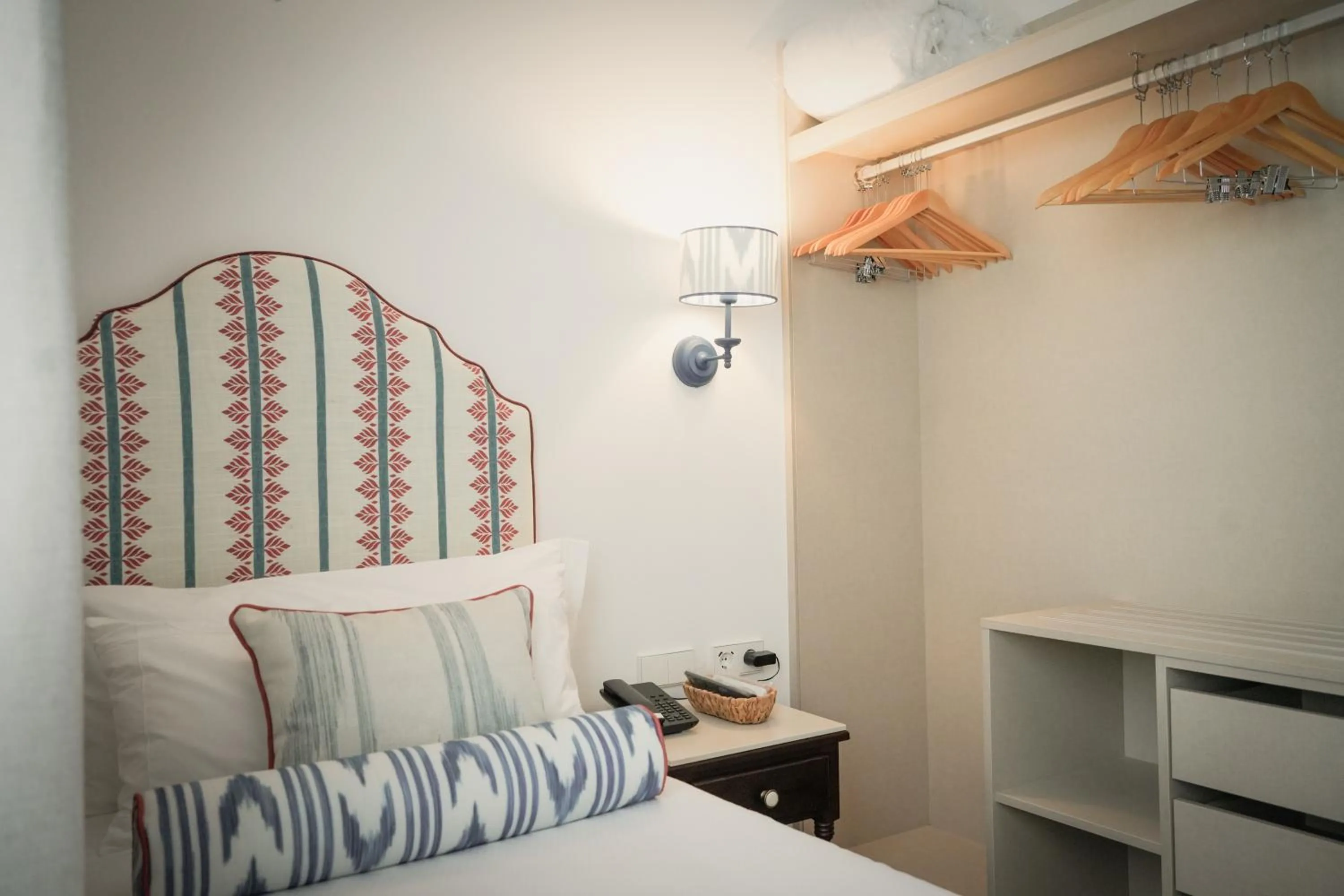 Inner courtyard view, Bed in Hotel Toruño del Rocío