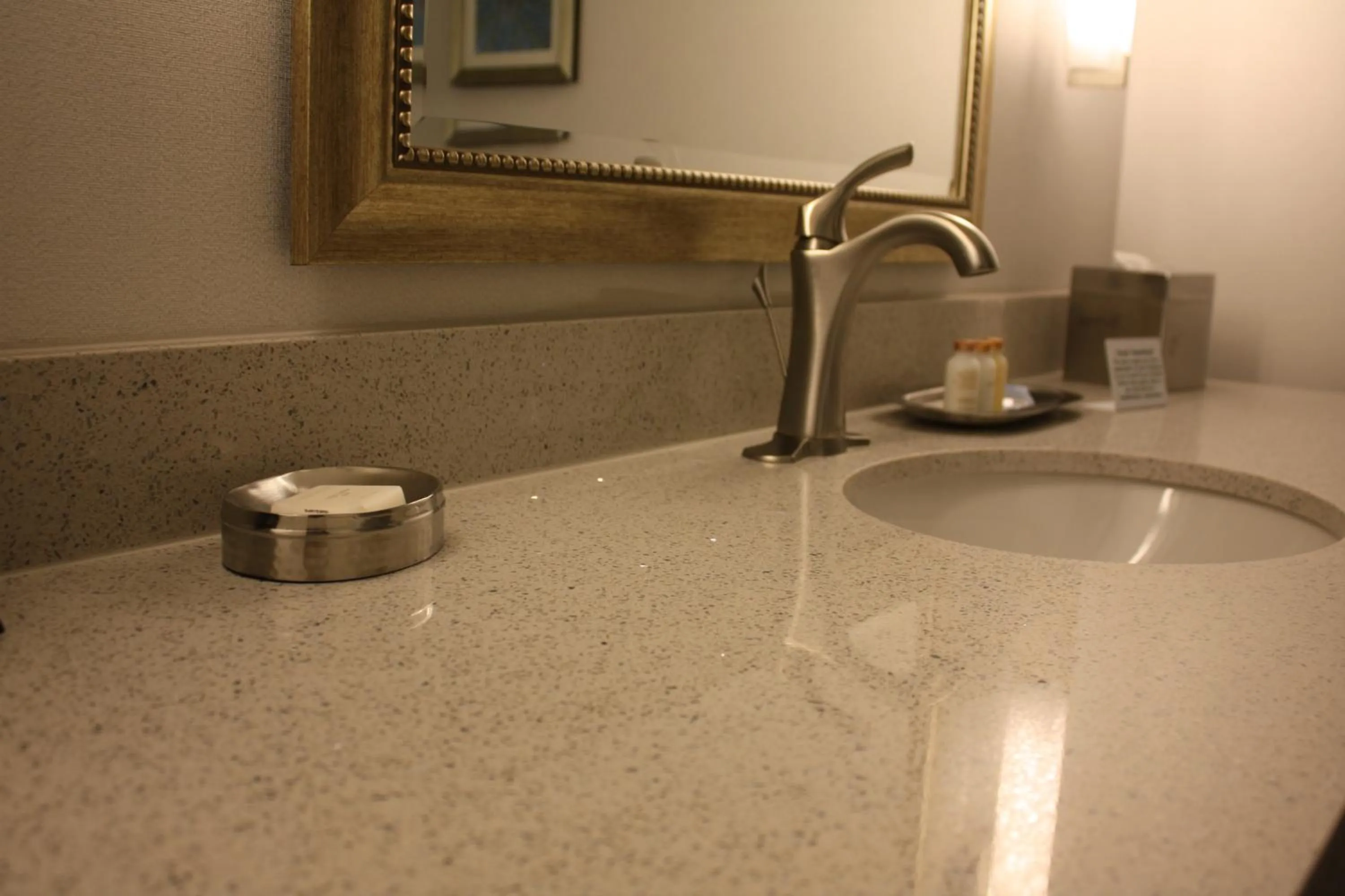 Bathroom, Kitchen/Kitchenette in The Heritage Inn & Suites, Ascend Hotel Collection