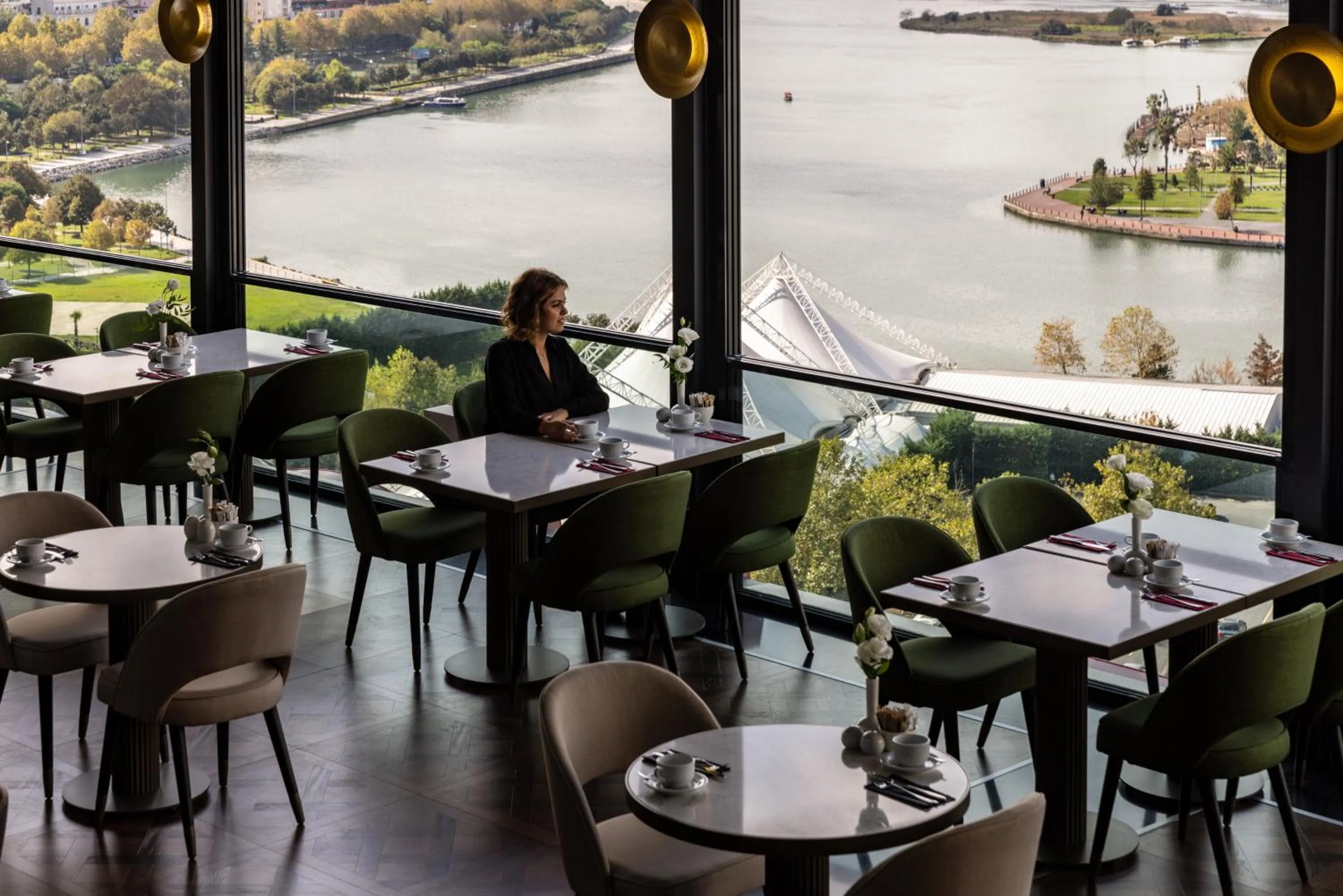 Restaurant/places to eat in Clarion Hotel Golden Horn