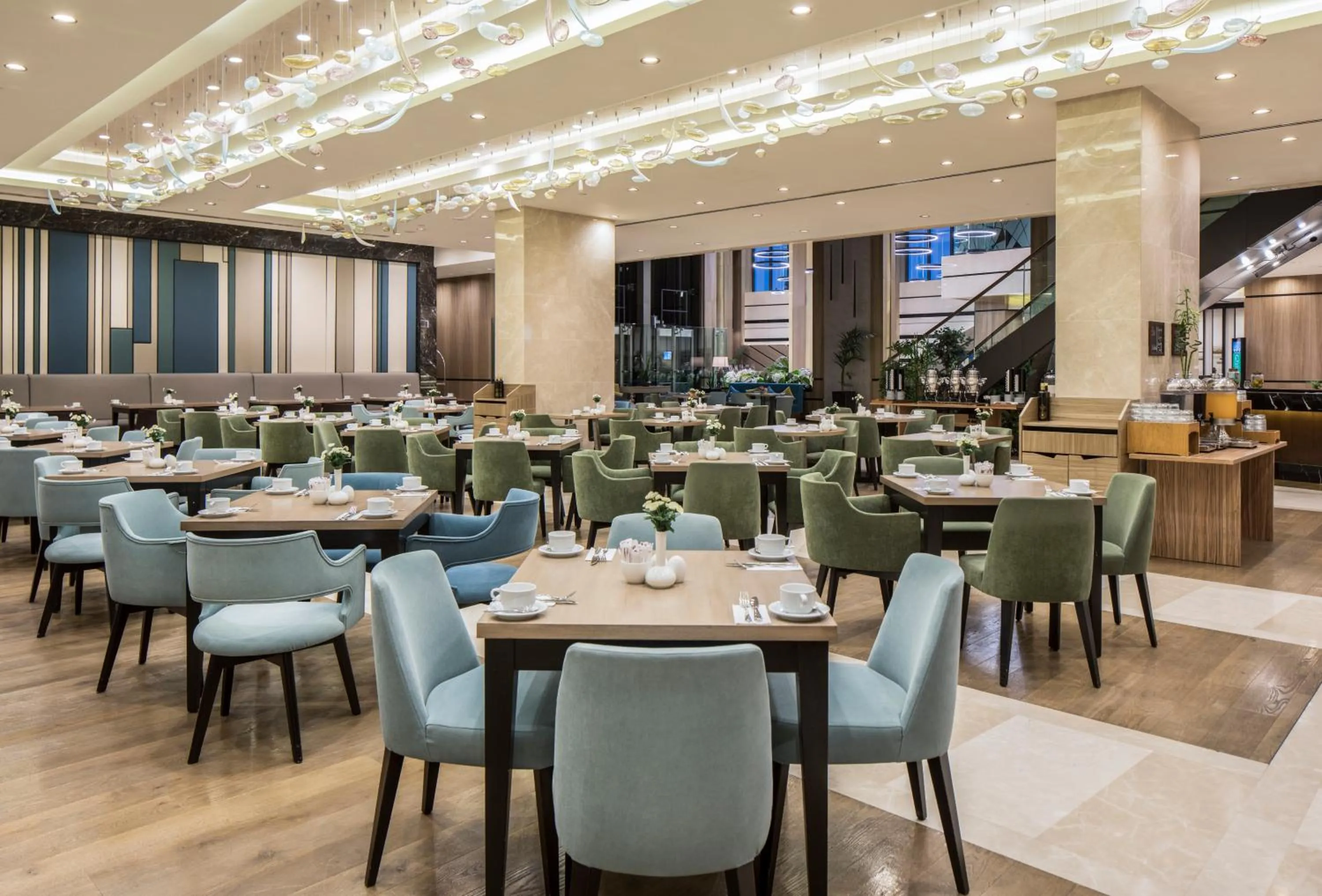 Restaurant/places to eat in Clarion Hotel Golden Horn