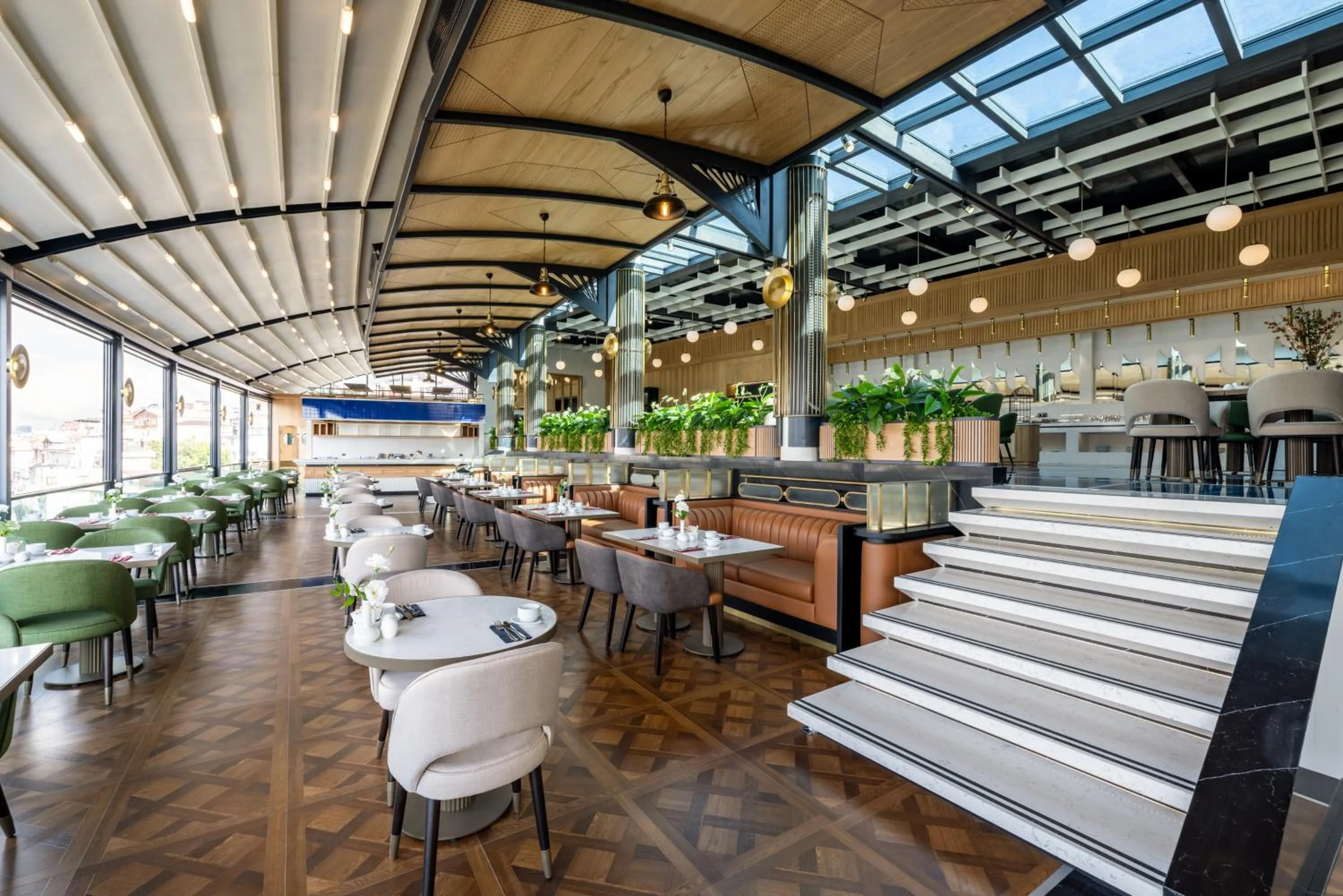 Restaurant/places to eat in Clarion Hotel Golden Horn