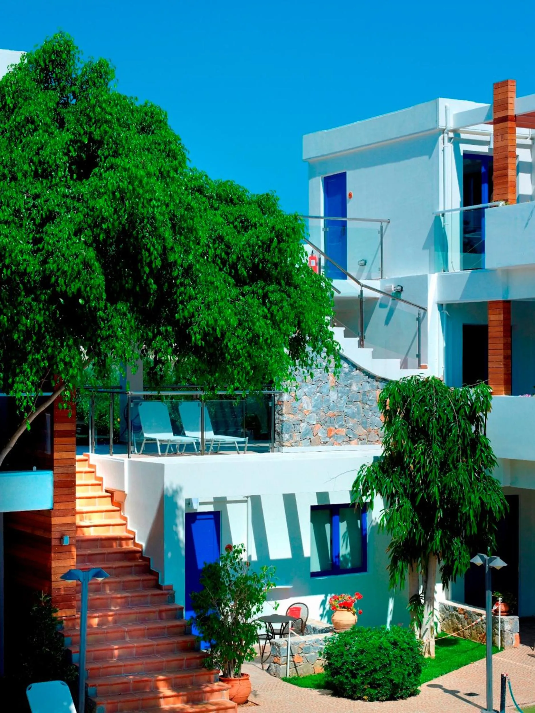 Facade/entrance in Minos Village