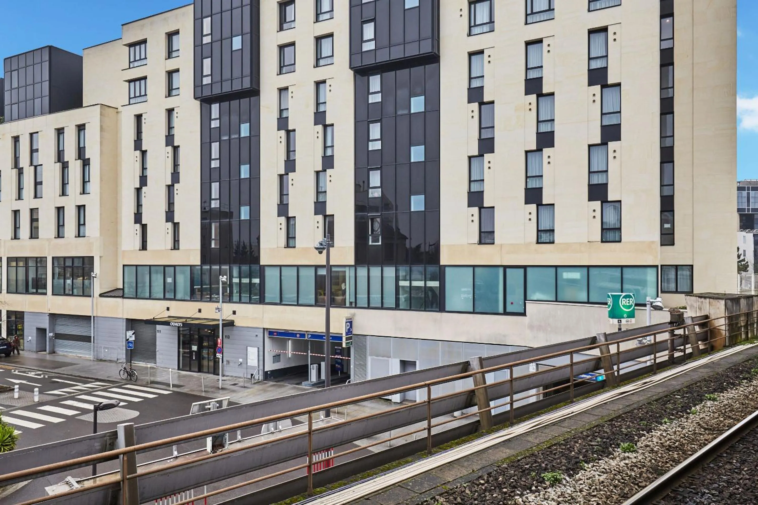 Property building in Résidence Odalys Paris Rueil