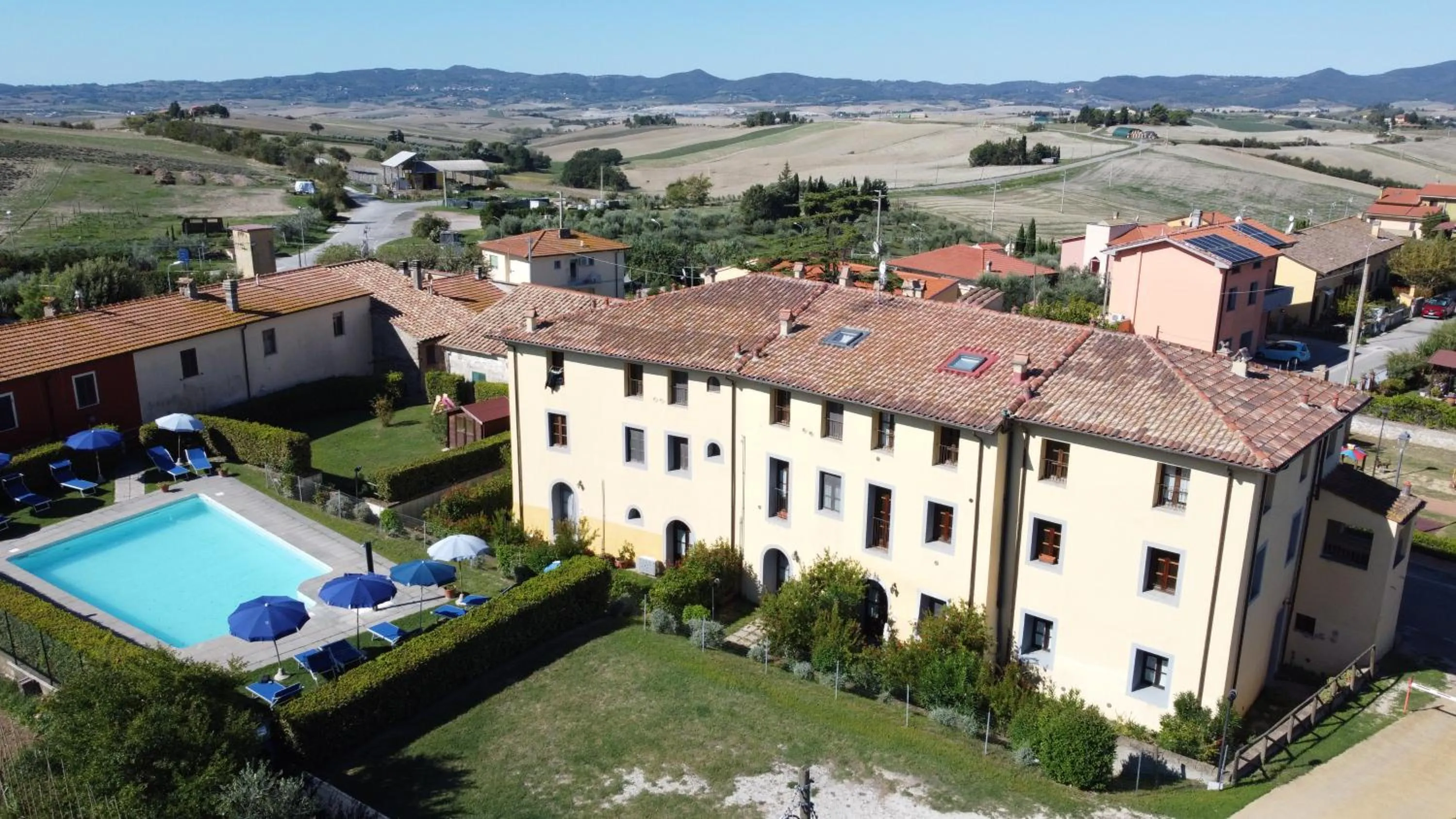 Pool view in Residence Giuly Rosselmini