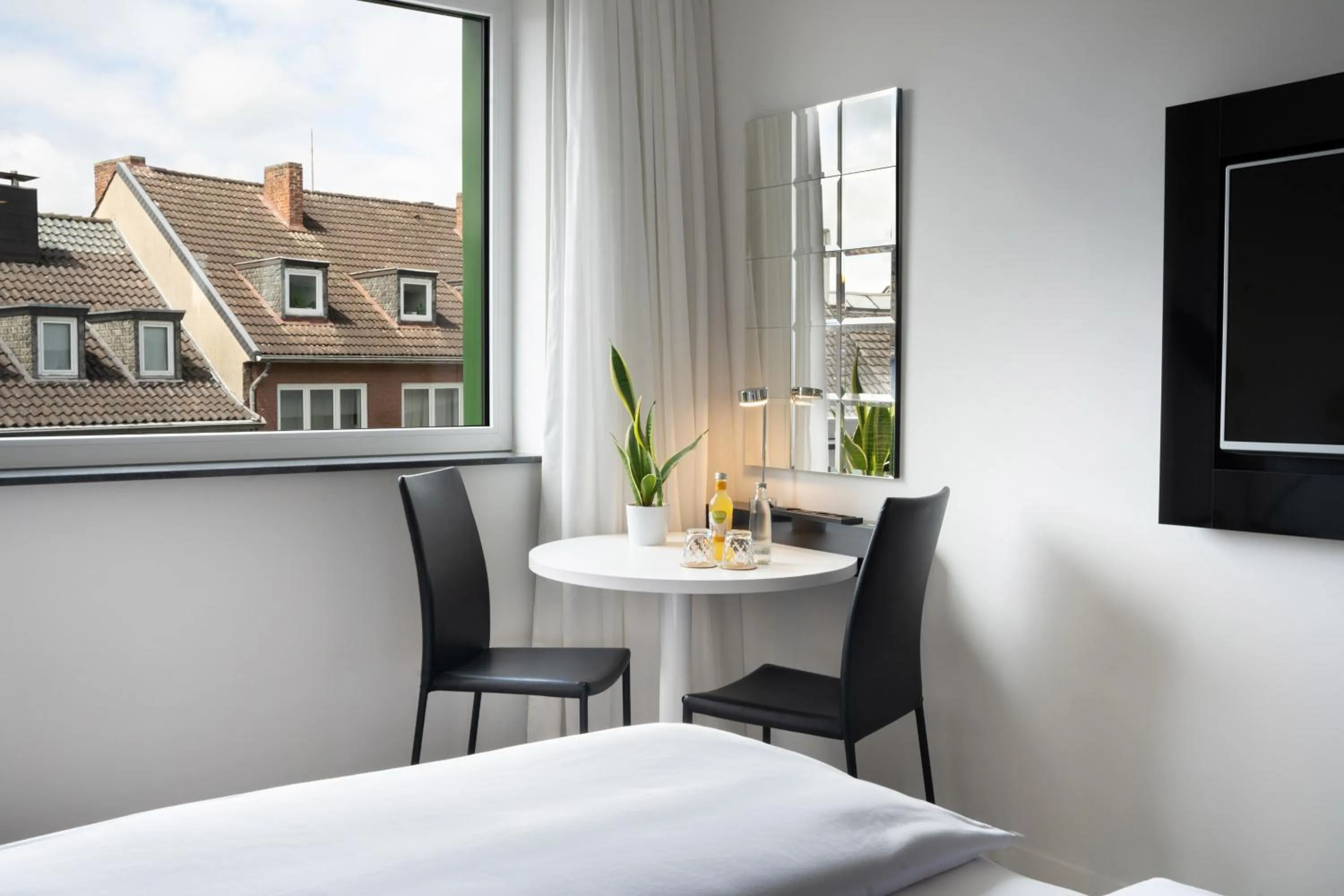 TV and multimedia in INNSiDE by Meliá Aachen