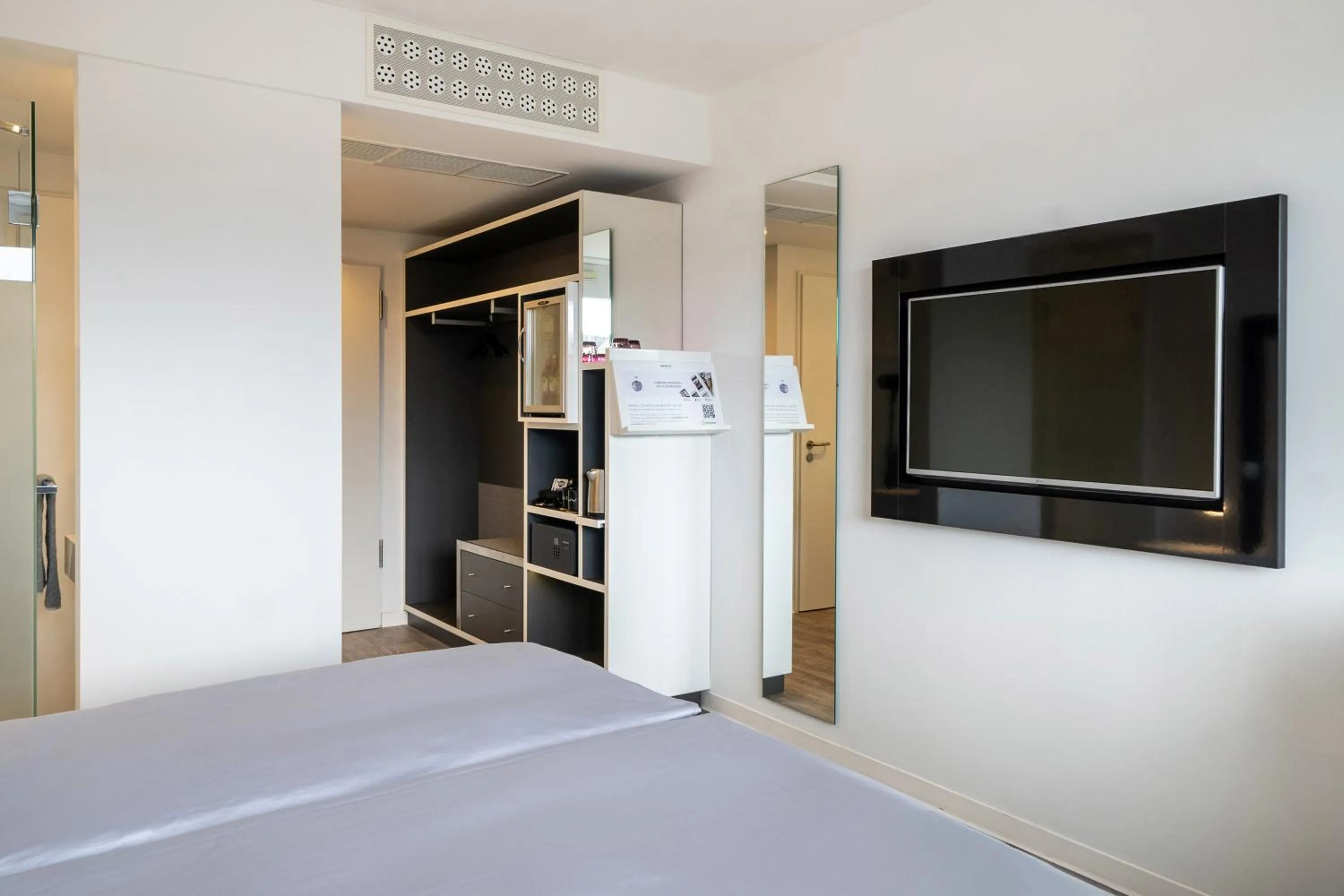 Bed in INNSiDE by Meliá Aachen