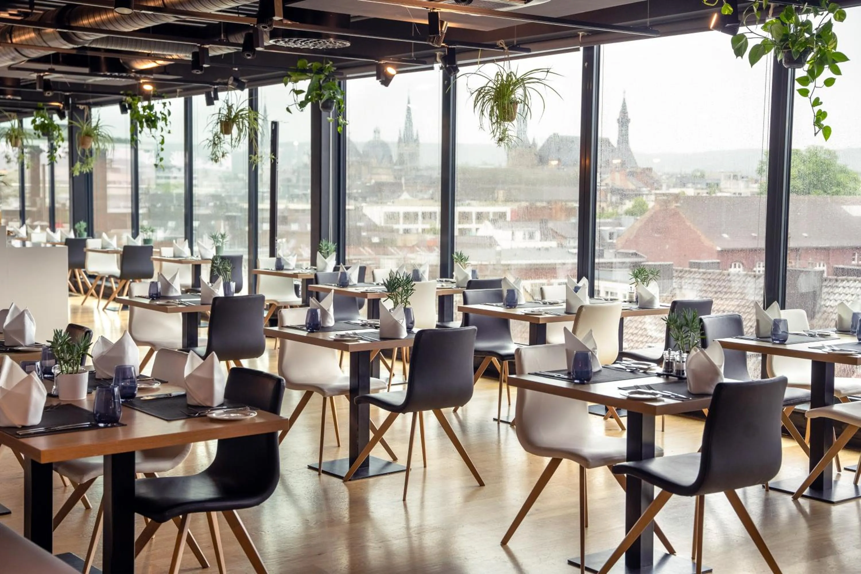 Restaurant/places to eat in INNSiDE by Meliá Aachen