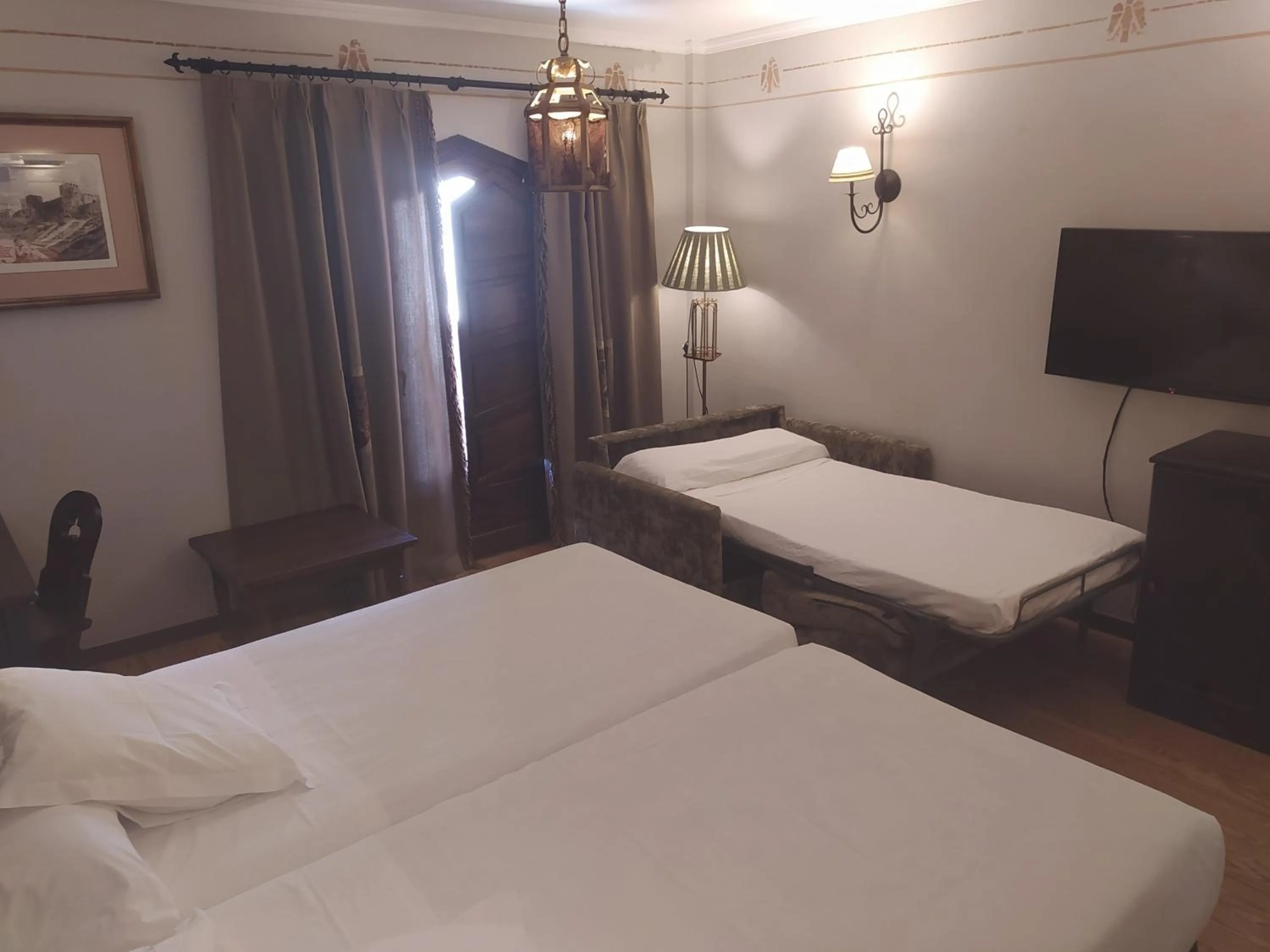 Bed in Parador de Olite