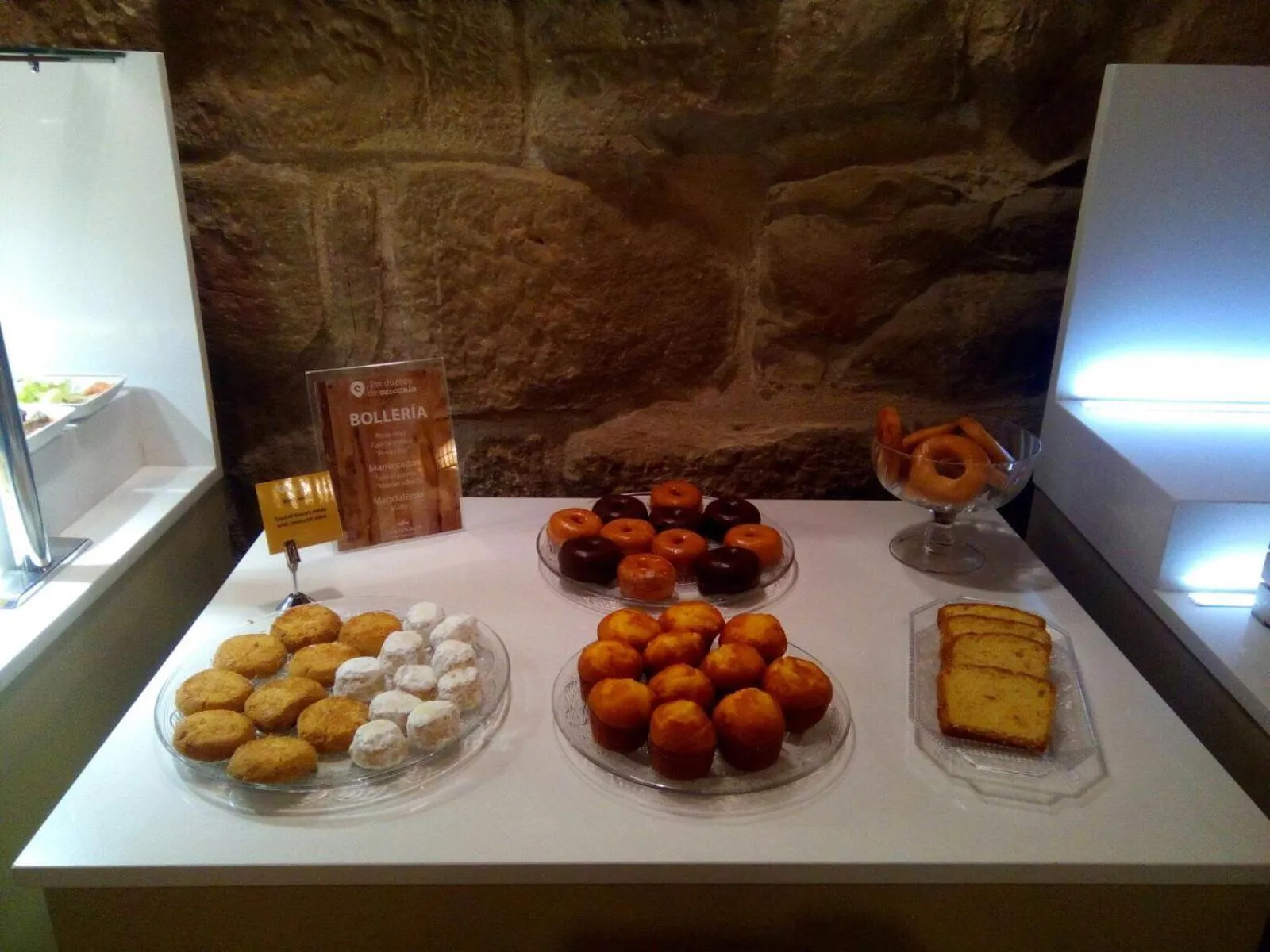 Breakfast in Parador de Olite