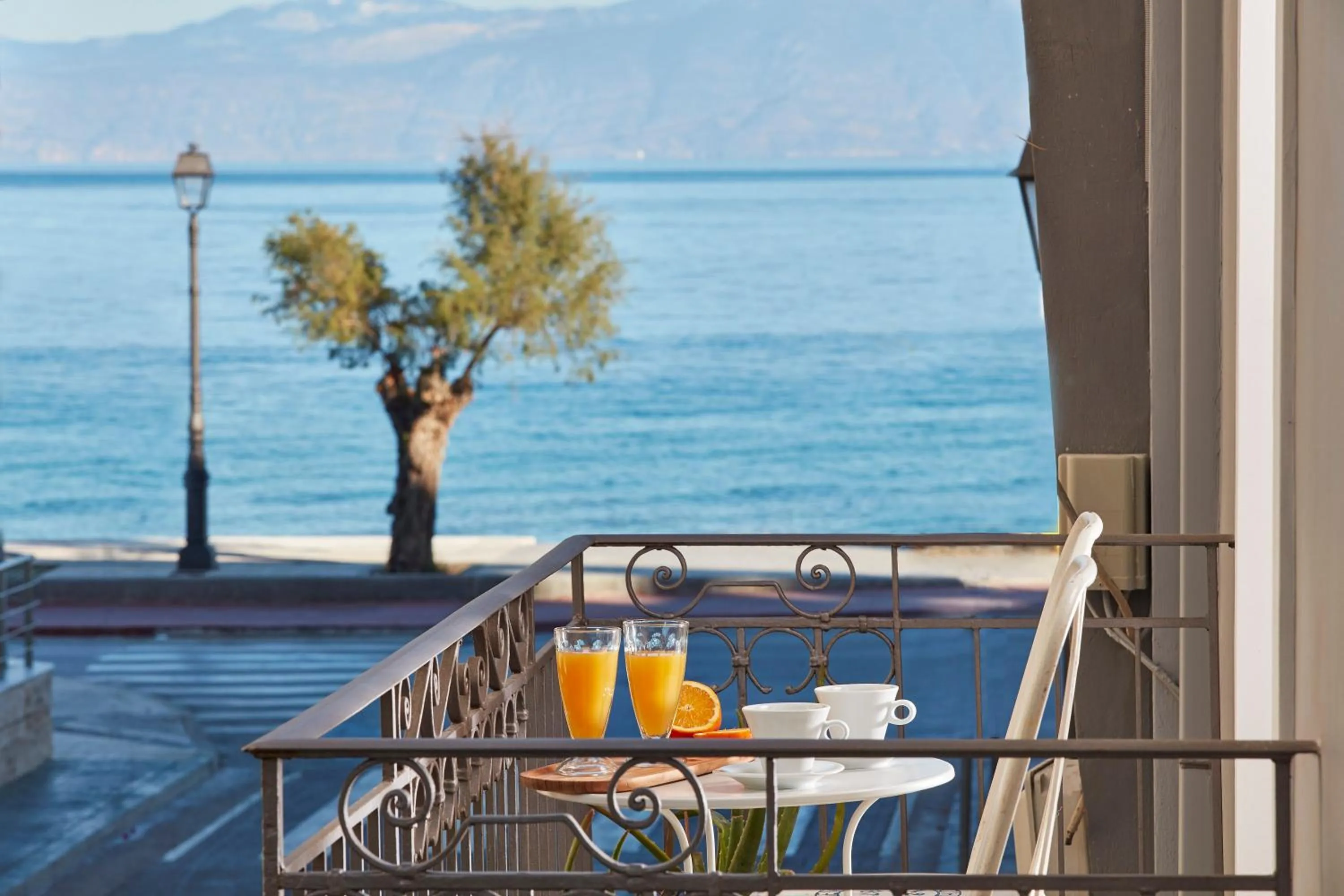 Balcony/Terrace in The Gardens Gallery Hotel