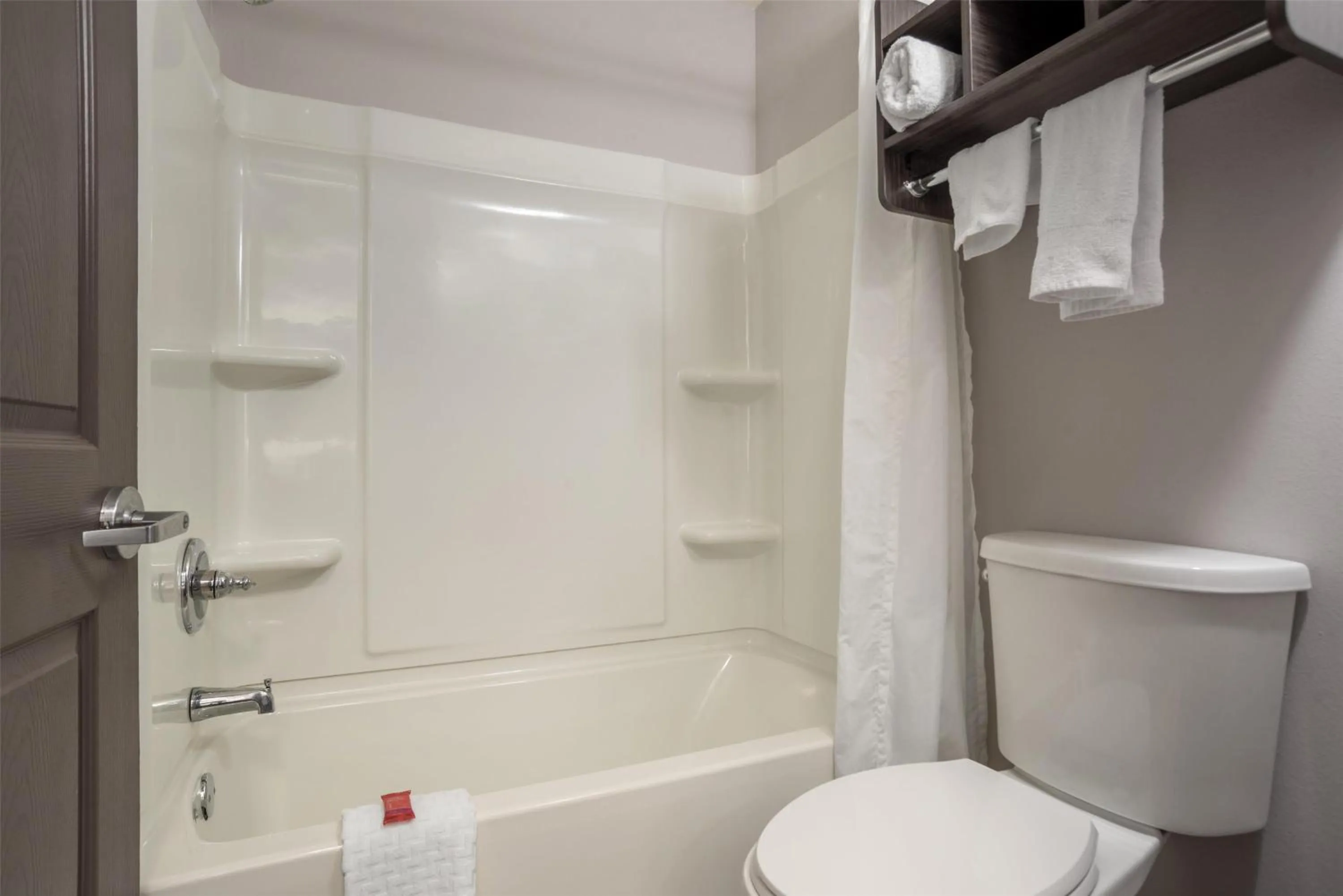 Bathroom in SureStay Plus by Best Western St. James Donaldsonville