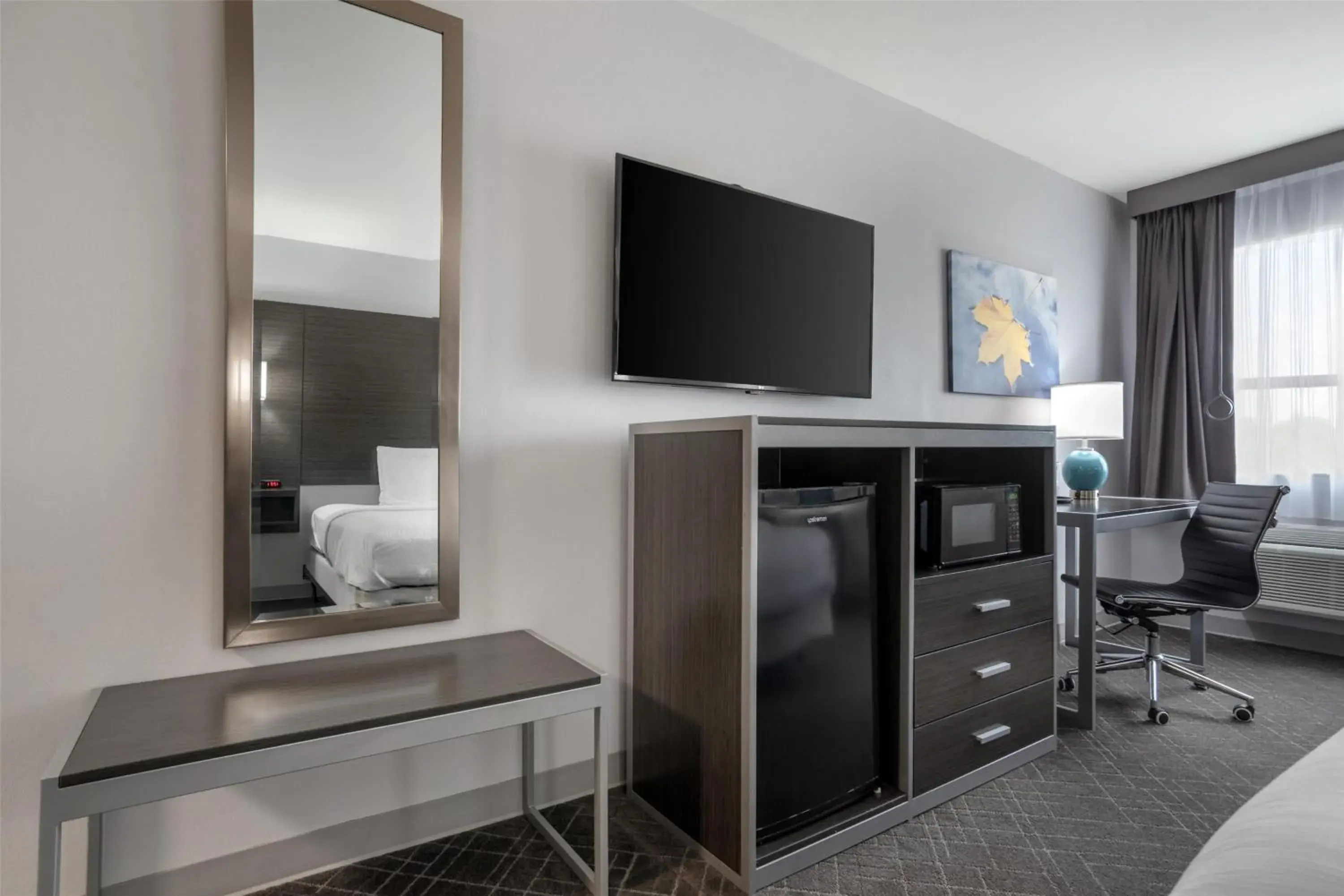 King Room with Walk-in Shower - Disability Access in SureStay Plus by Best Western St. James Donaldsonville King Room with Walk-in Shower - Disability Access in SureStay Plus by Best Western St. James Donaldsonville