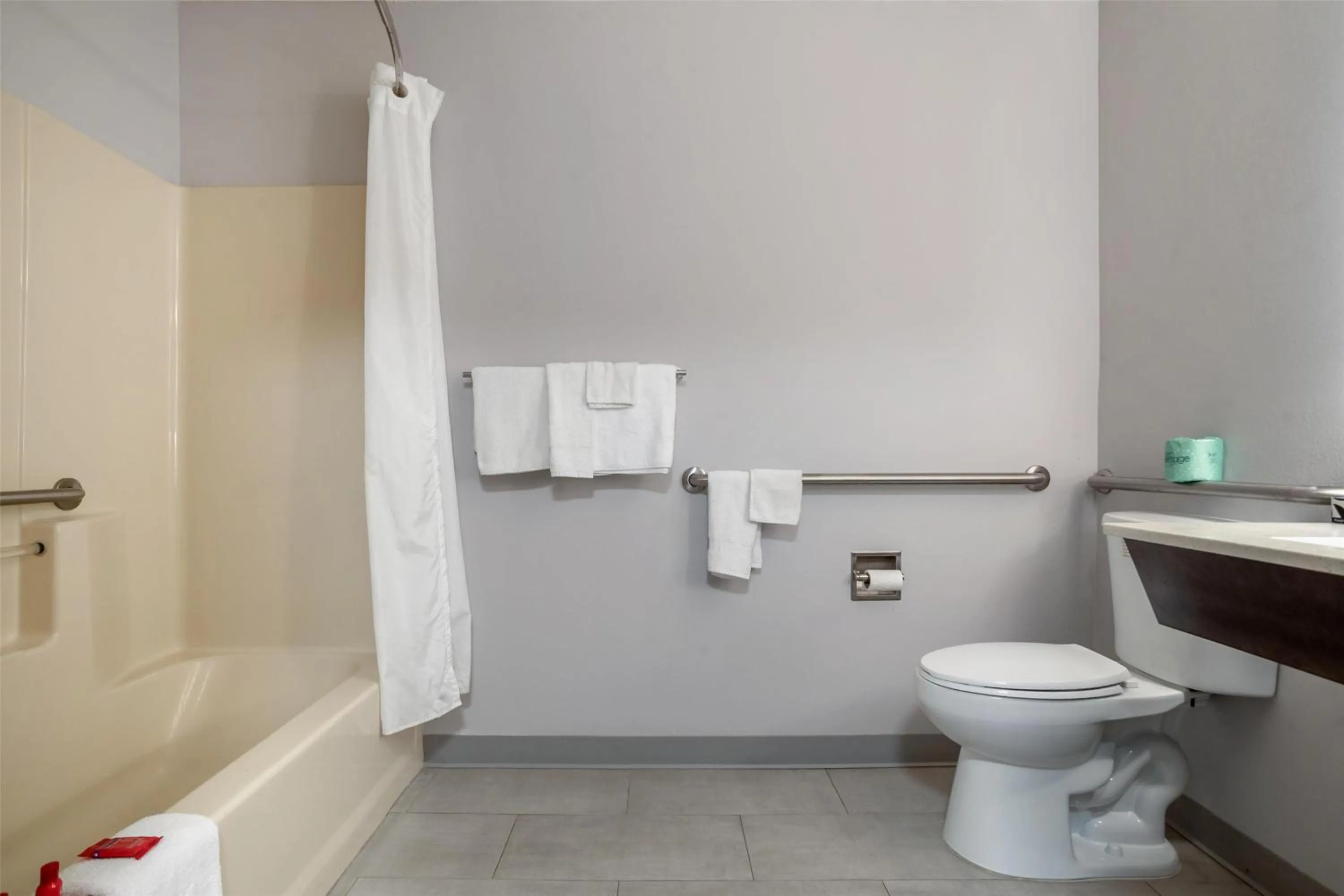 Bathroom in SureStay Plus by Best Western St. James Donaldsonville