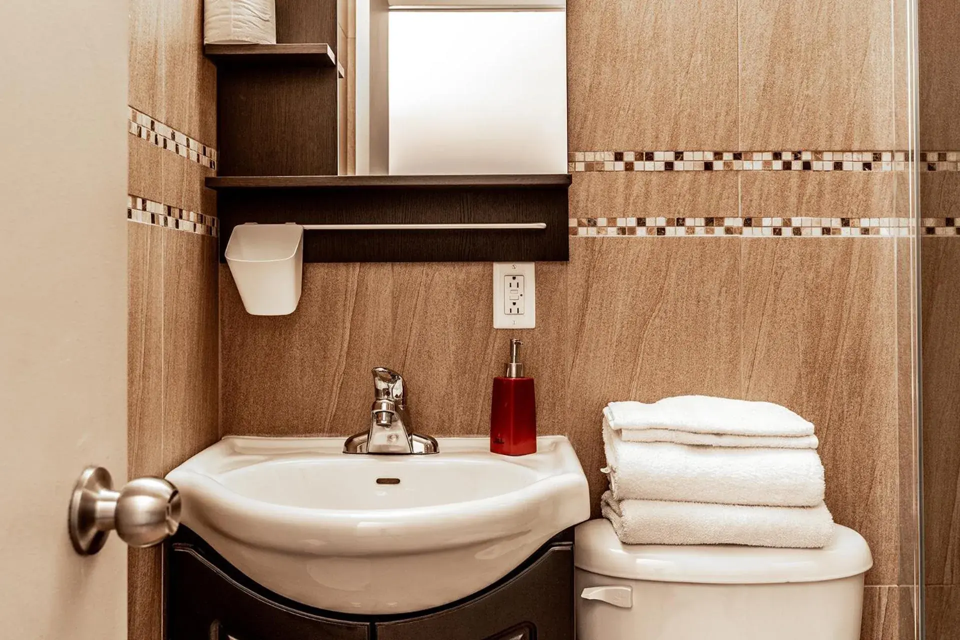 Apartment with Shower in Cjour Apartments Apartment with Shower in Cjour Apartments