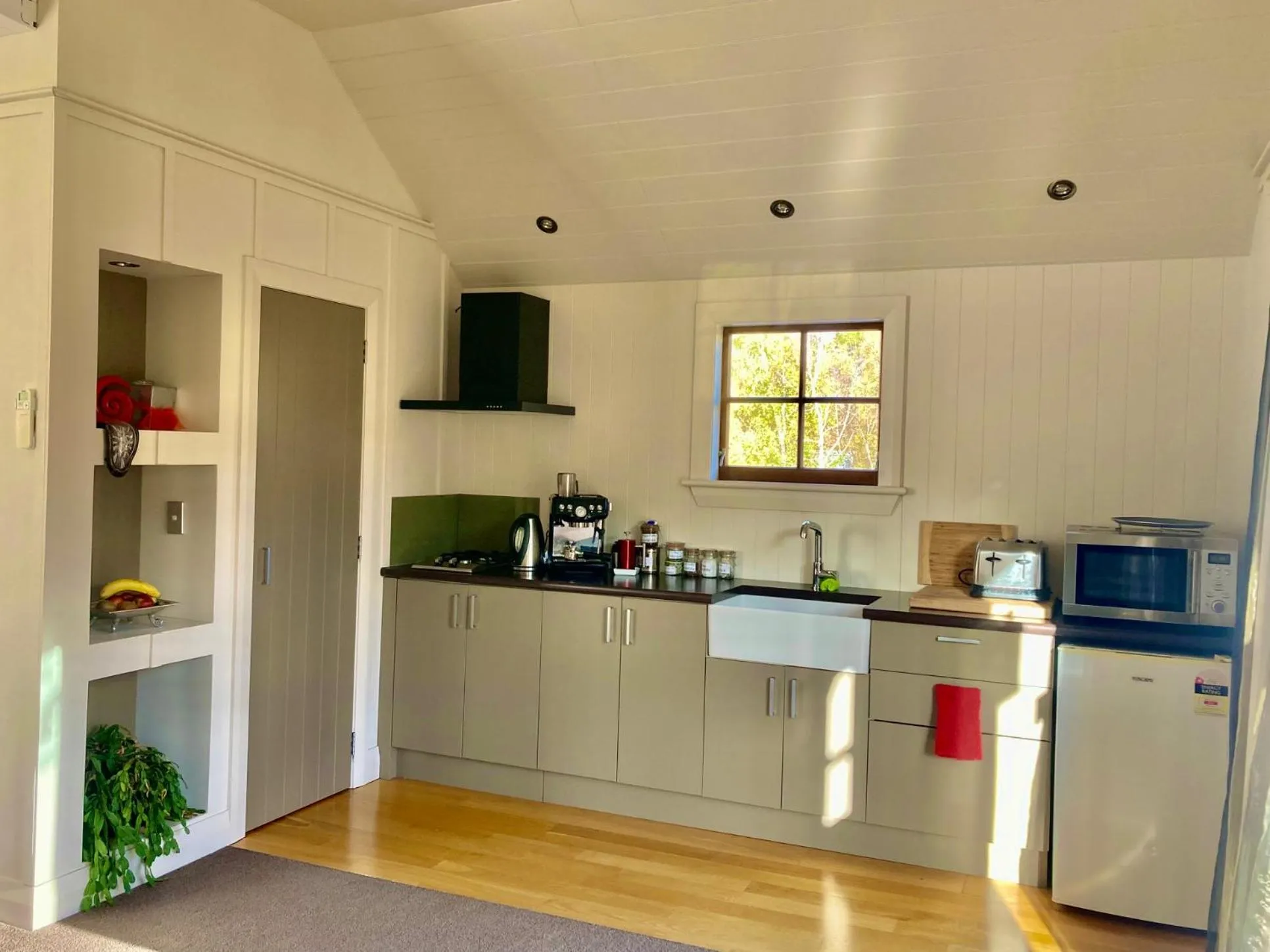 Kitchen or kitchenette in Three Thirty B & B