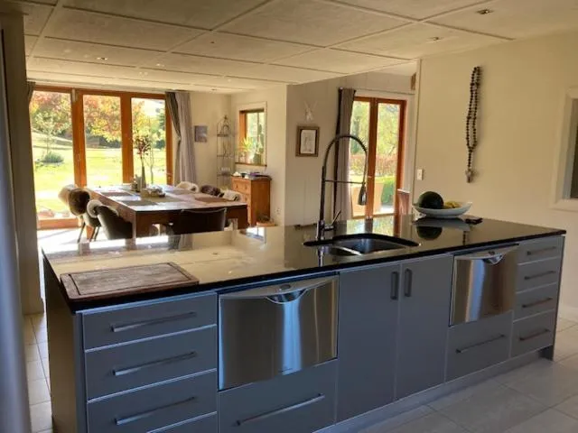 Kitchen or kitchenette in Three Thirty B & B