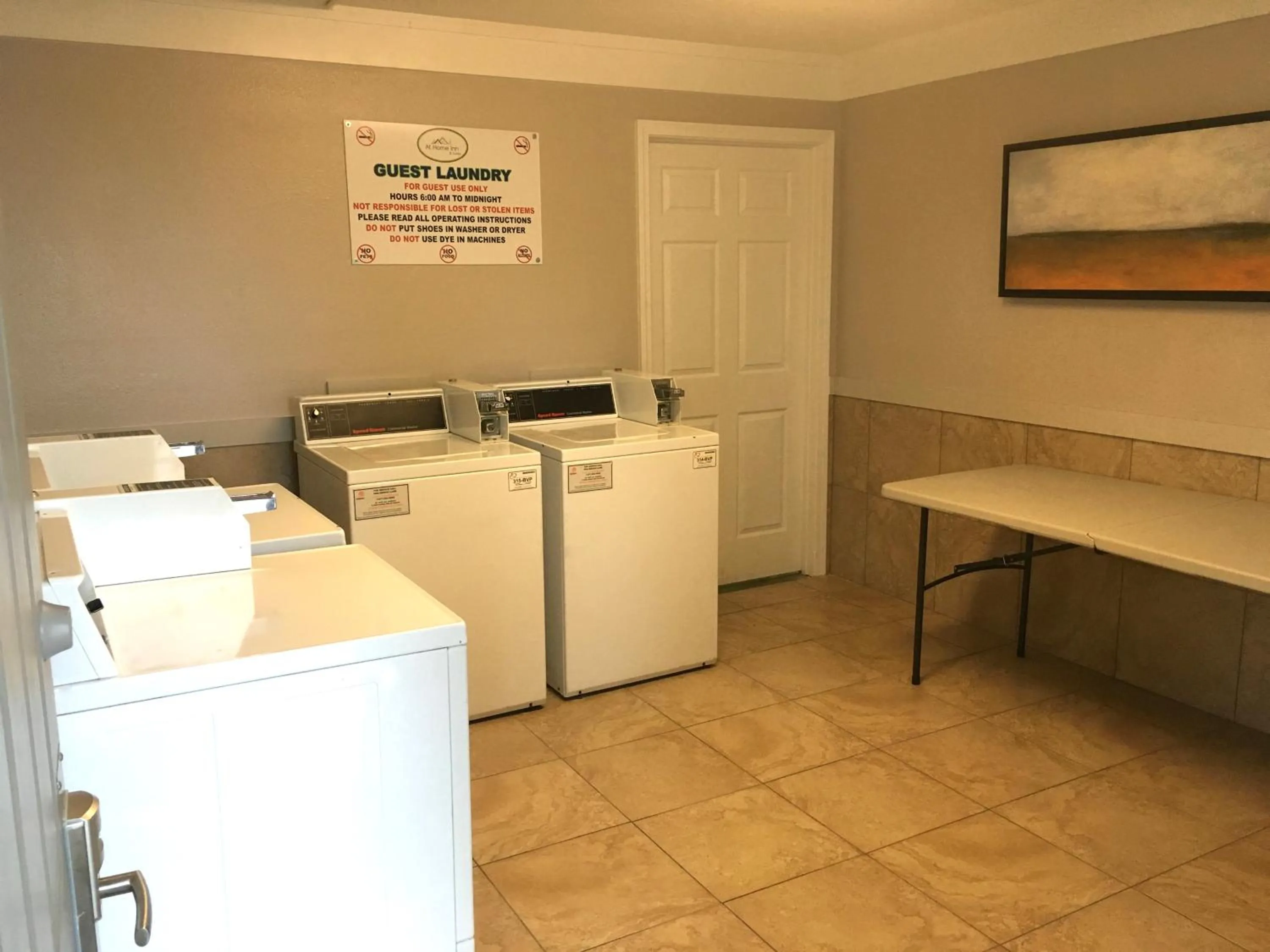 Area and facilities in At Home Inn - Pensacola