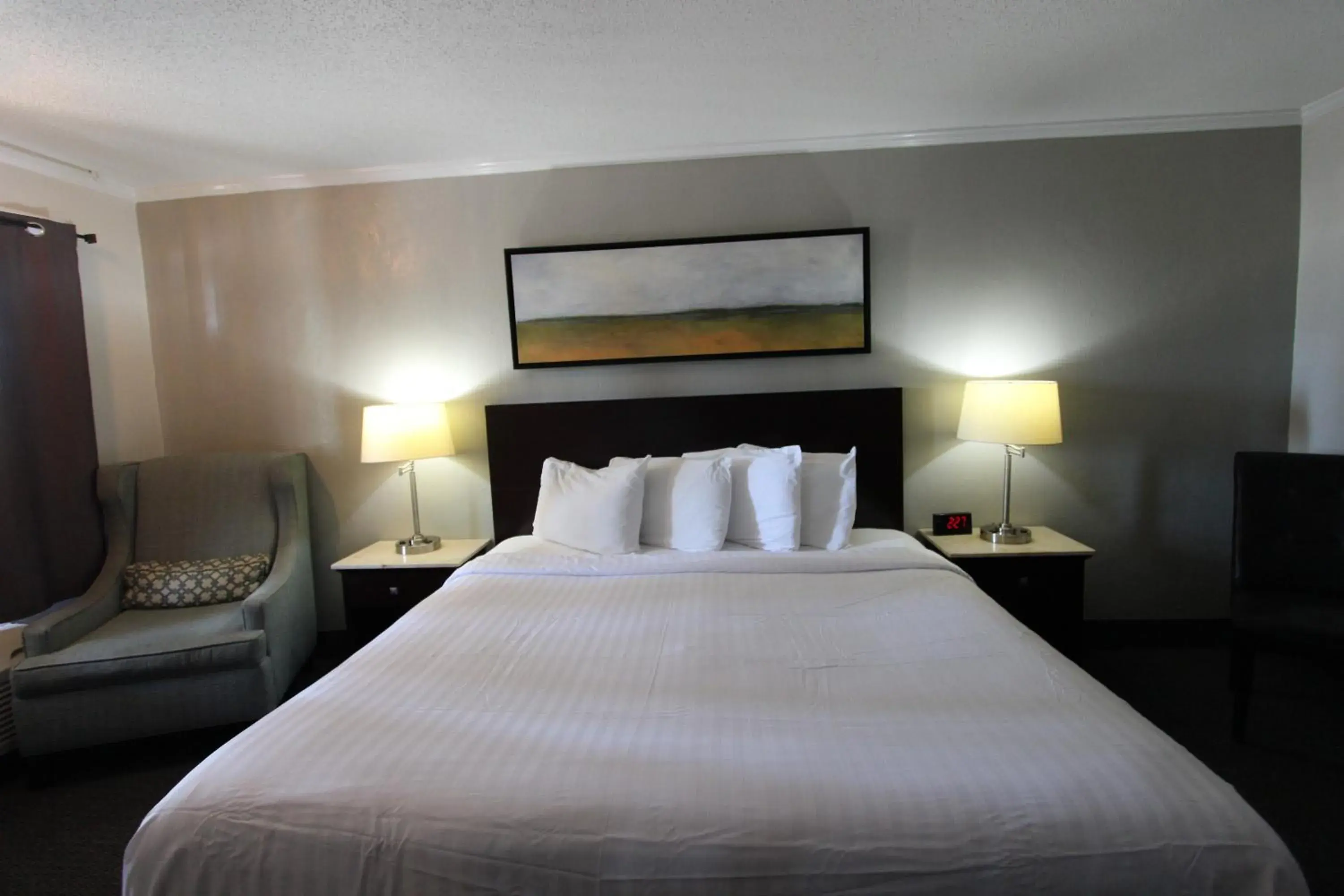 Deluxe King Room in At Home Inn - Pensacola Deluxe King Room in At Home Inn - Pensacola