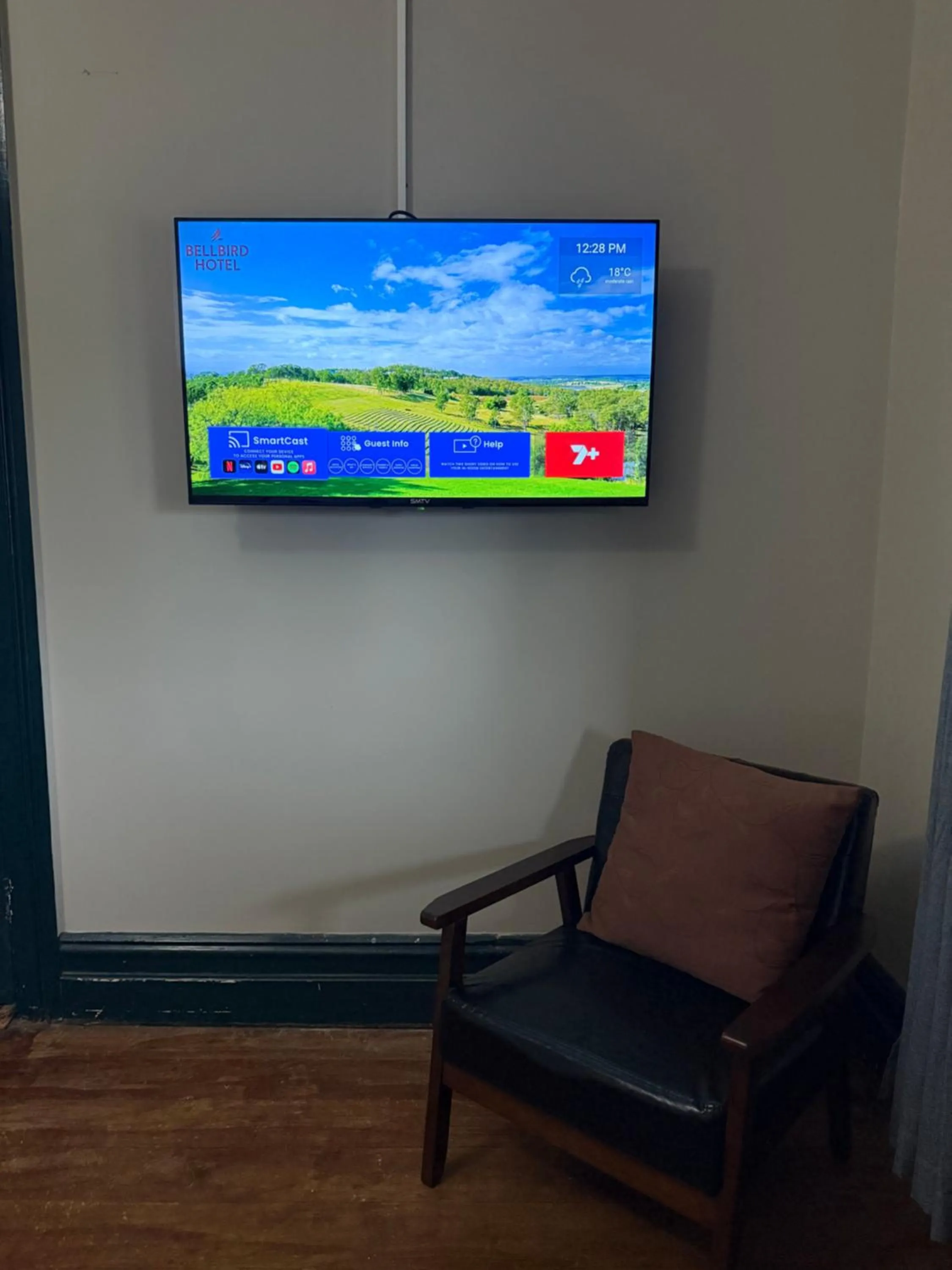 TV and multimedia in Bellbird Hotel