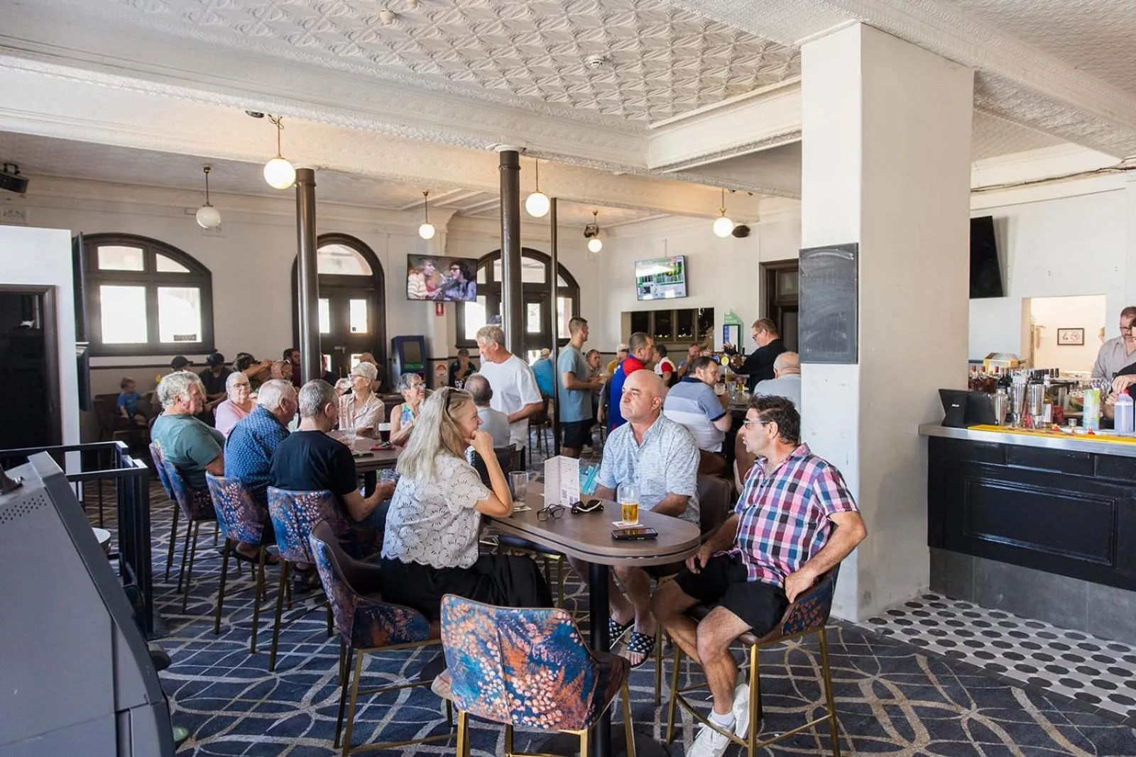 Lounge or bar in Bellbird Hotel