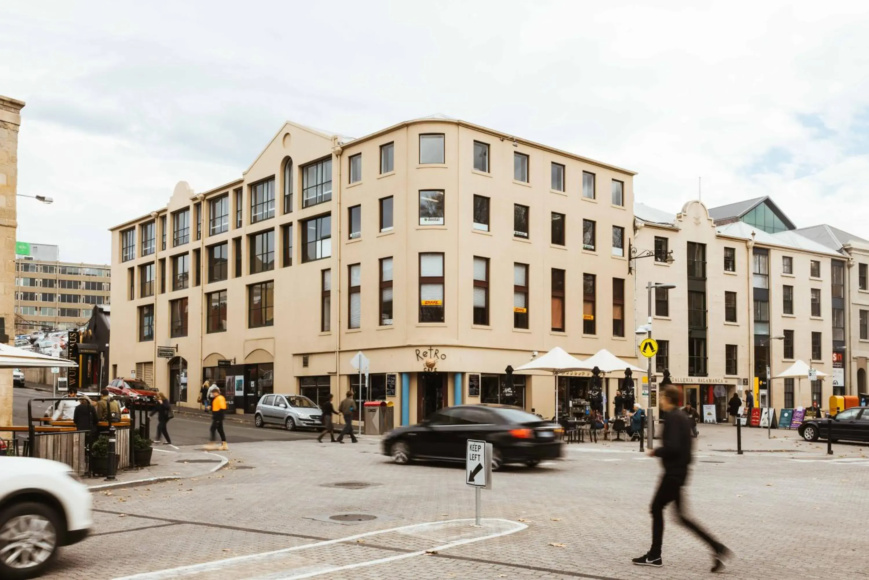 the MONA TWIN - INTERNAL SKYLIGHT ROOM 7 in Salamanca Galleria Apartments the MONA TWIN - INTERNAL SKYLIGHT ROOM 7 in Salamanca Galleria Apartments