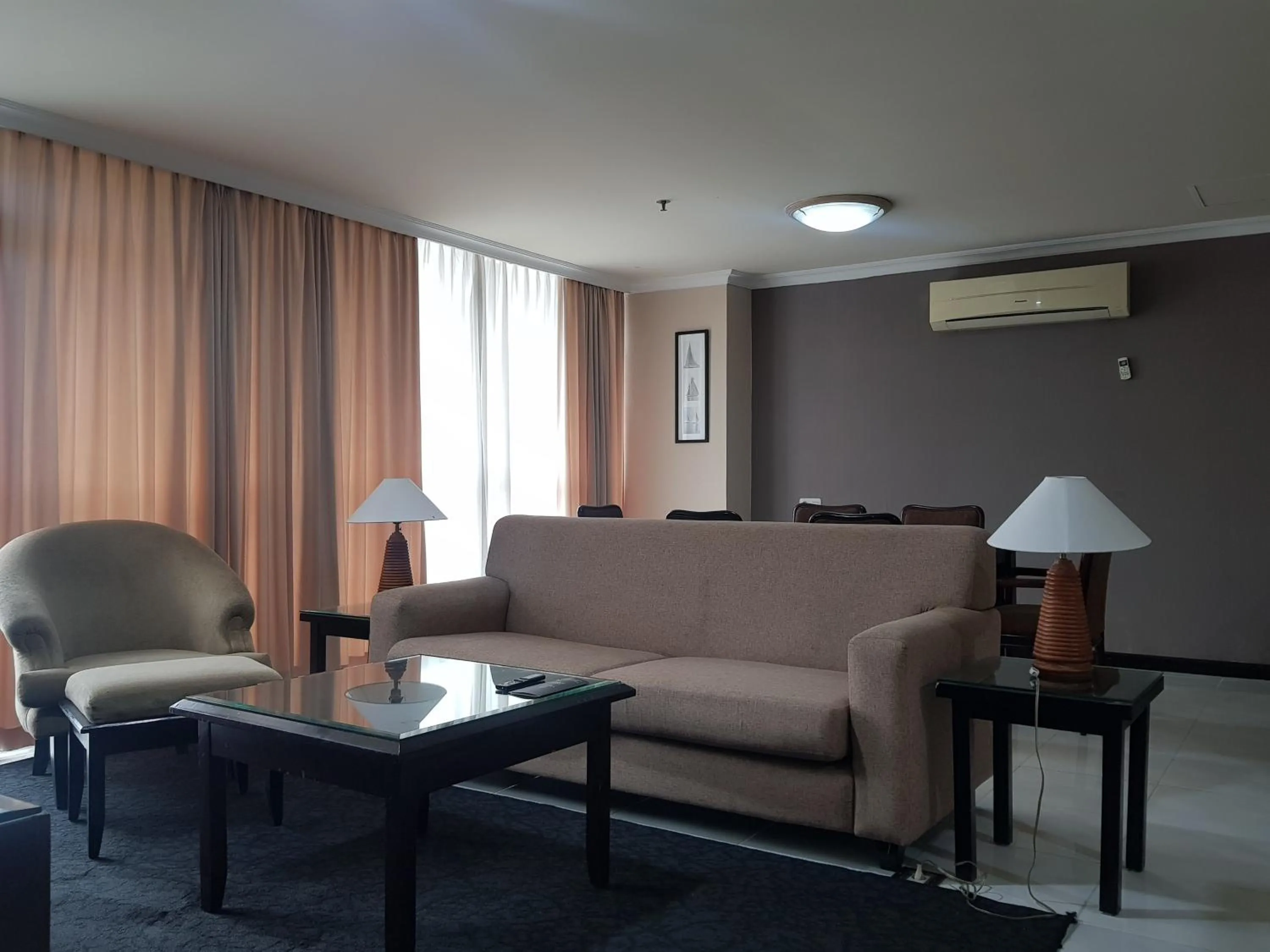Living room in Kristal Hotel Jakarta