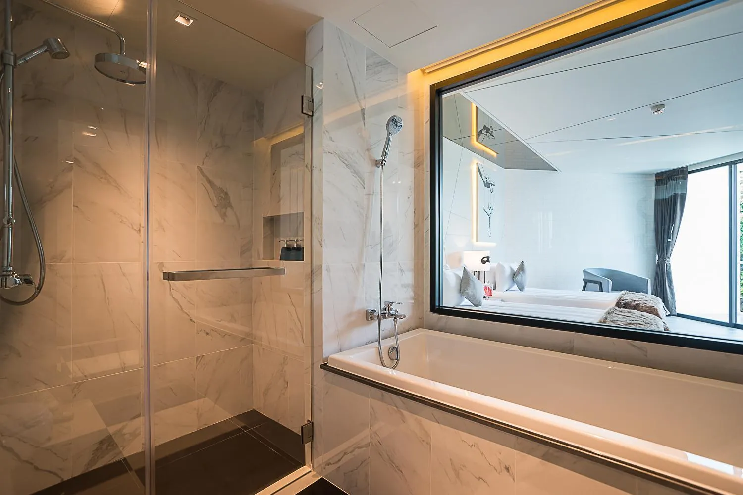 Shower in Mera Mare Pattaya