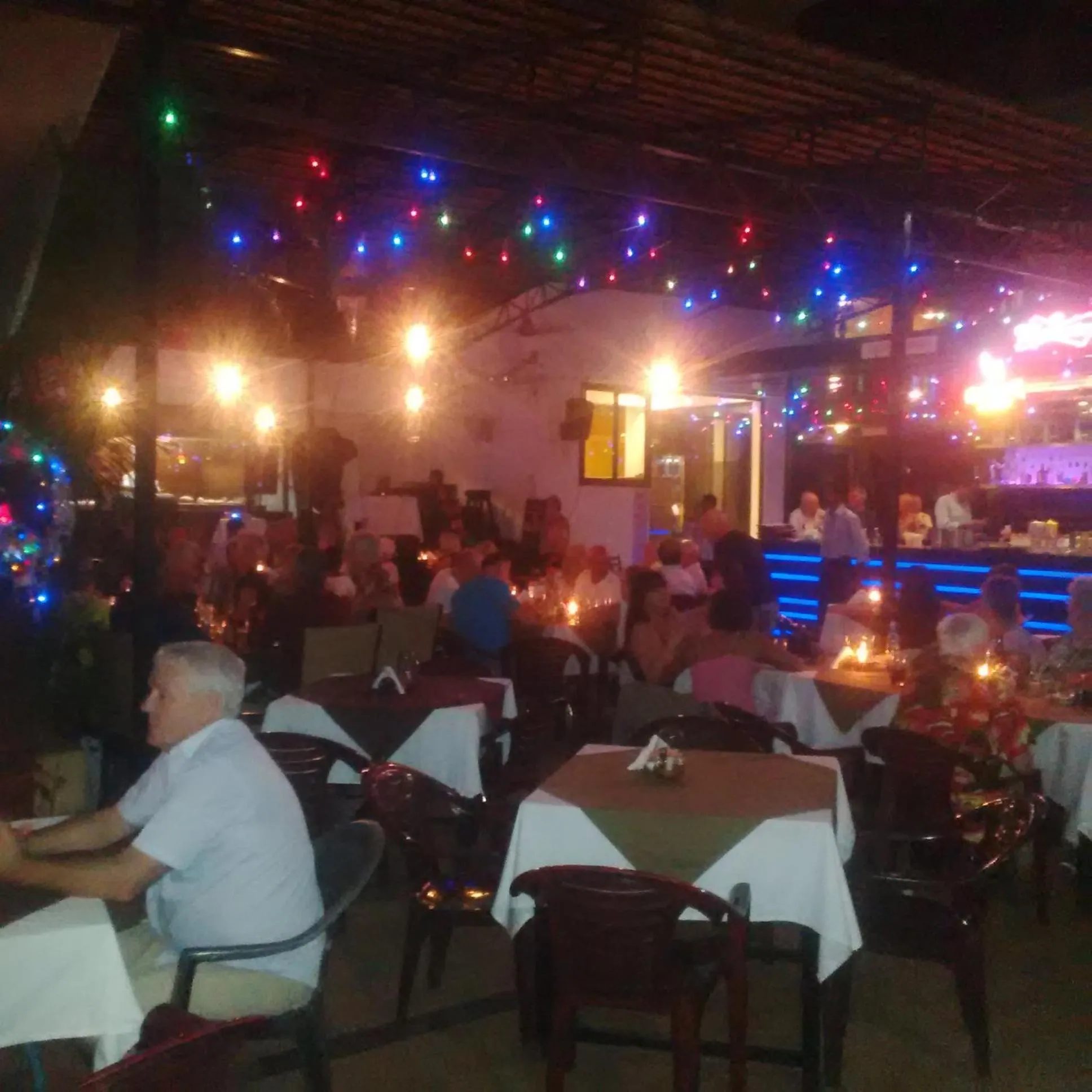 Restaurant/places to eat in Ticlo Resorts