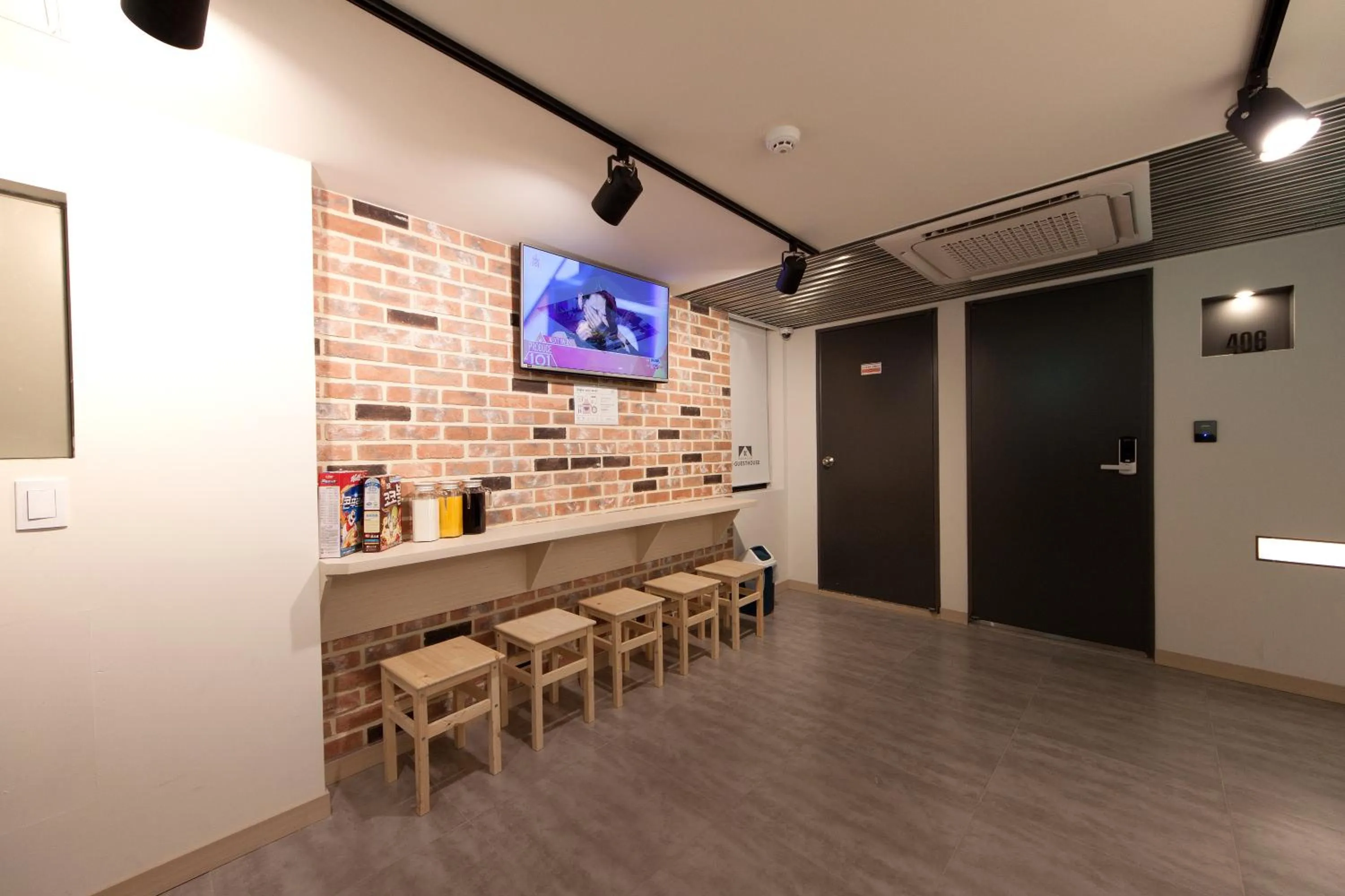 Restaurant/places to eat in K-Grand Hotel Myeongdong