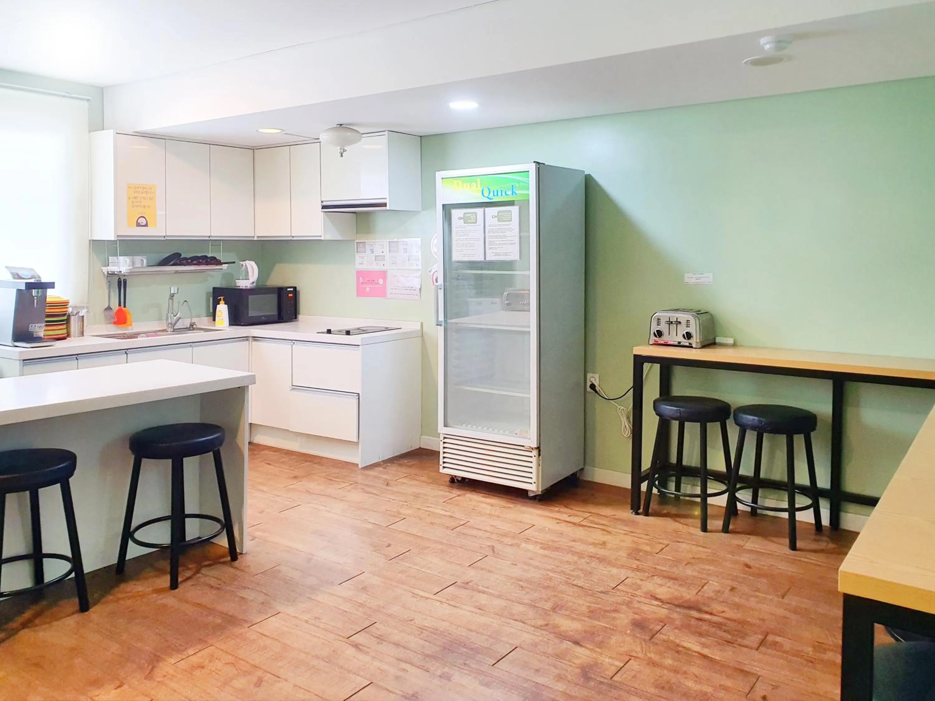 Communal kitchen in Casual House Sono