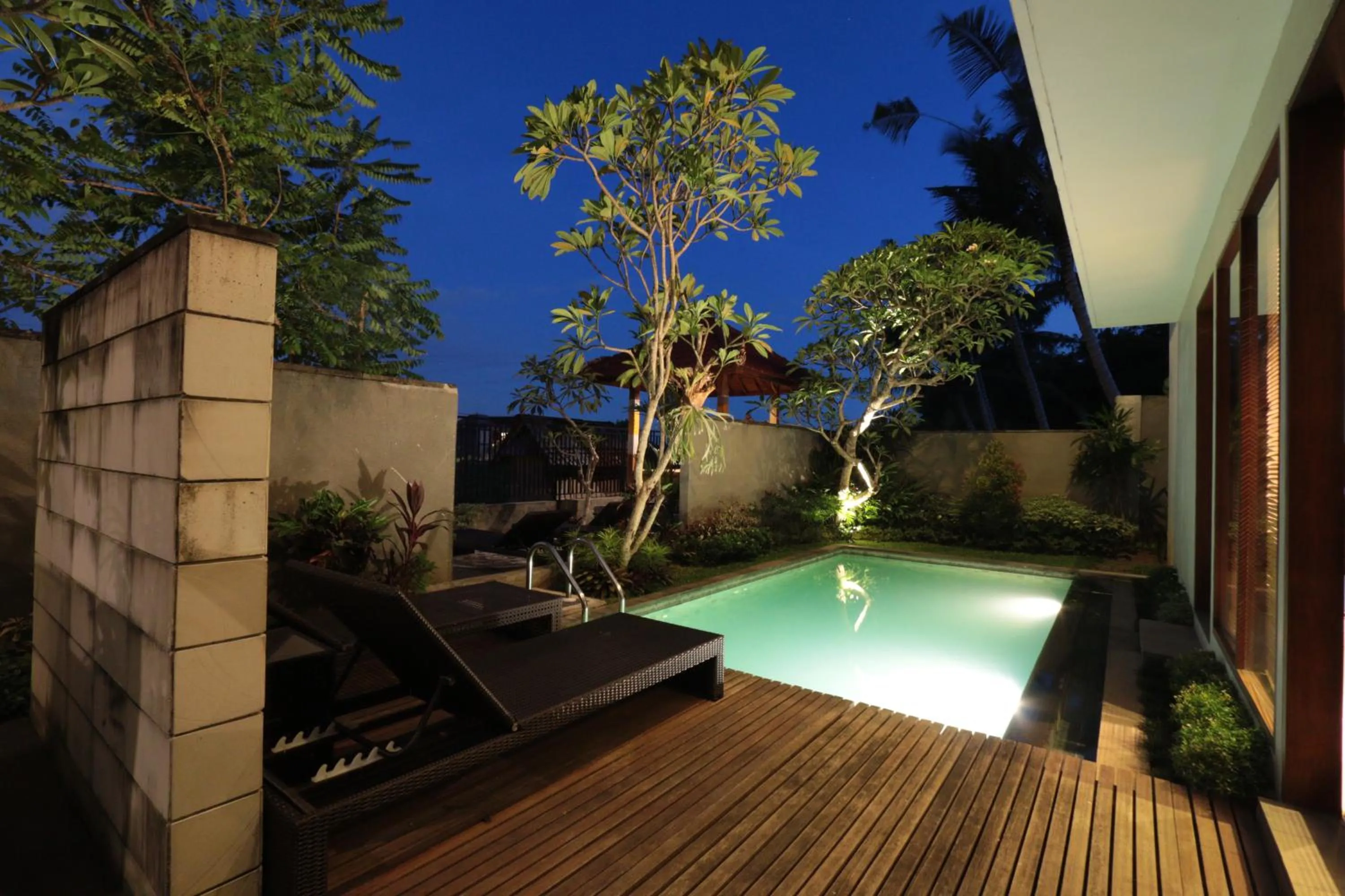 Night in Duana Sari by Mahaputra