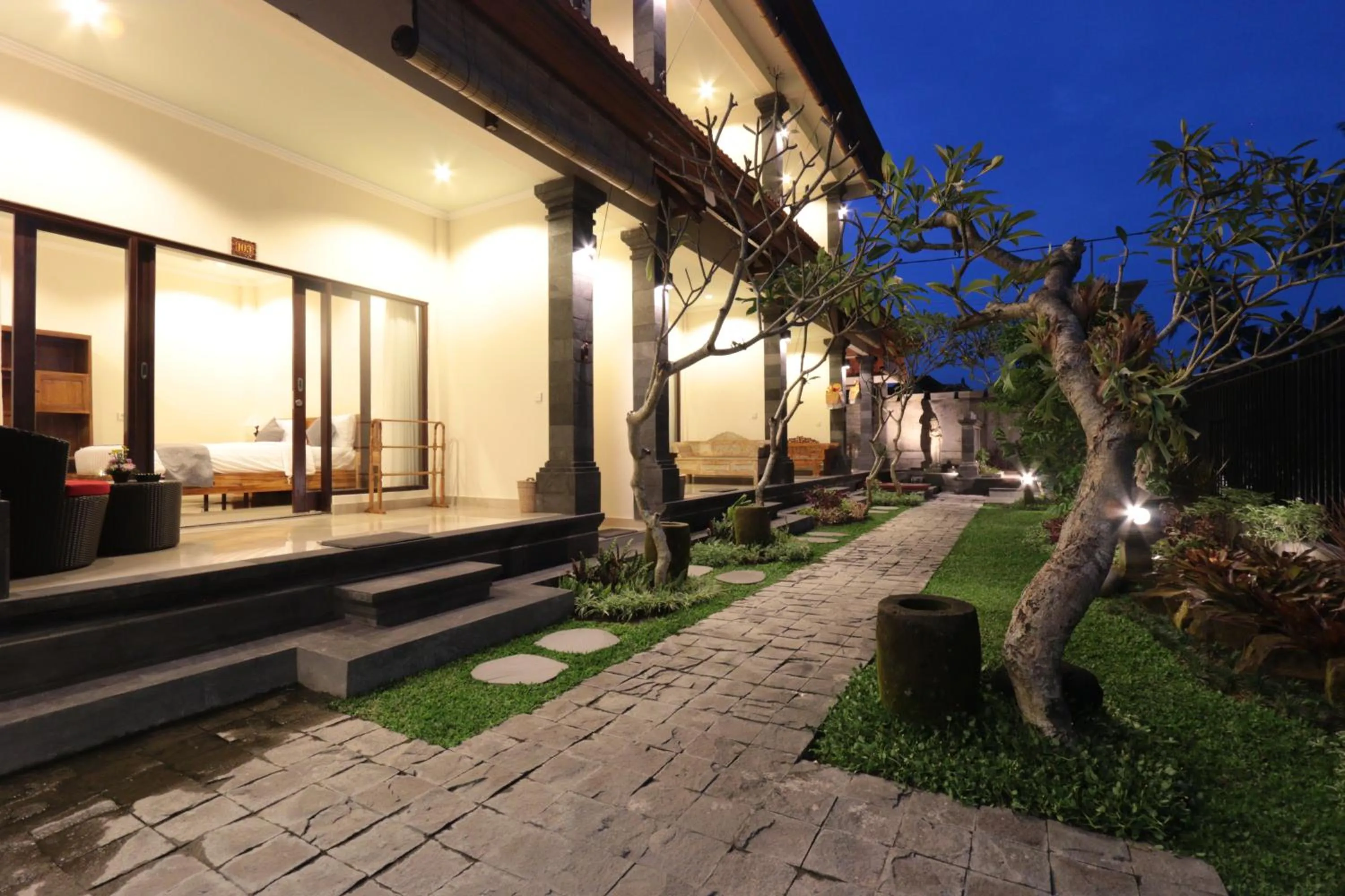 Garden in Duana Sari by Mahaputra