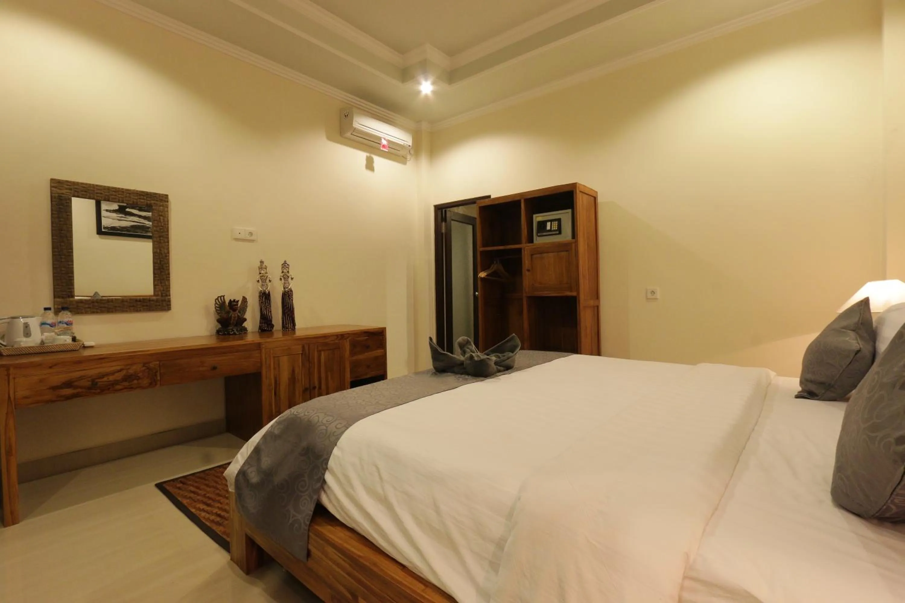 Photo of the whole room, Bed in Duana Sari by Mahaputra