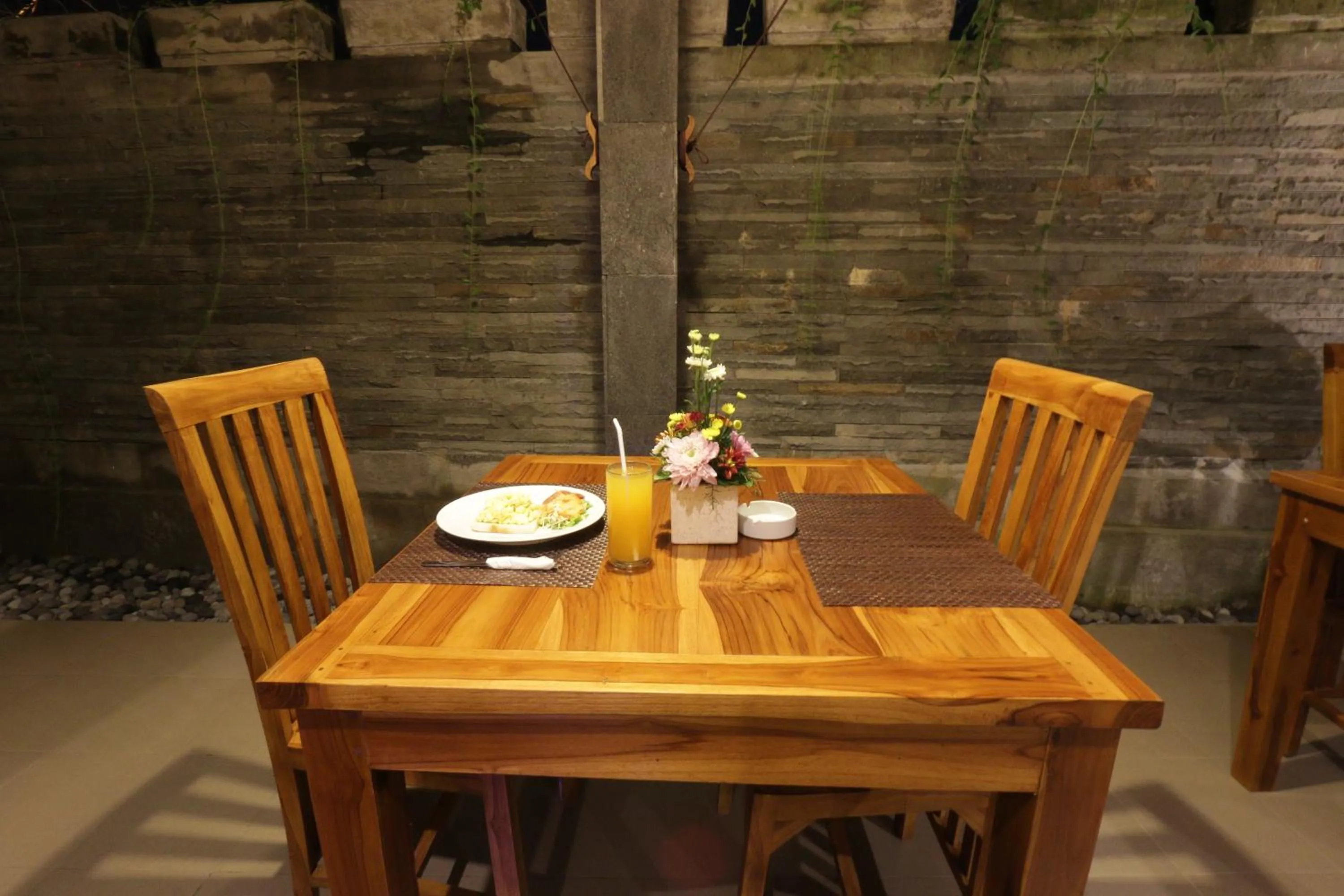 Restaurant/places to eat in Duana Sari by Mahaputra